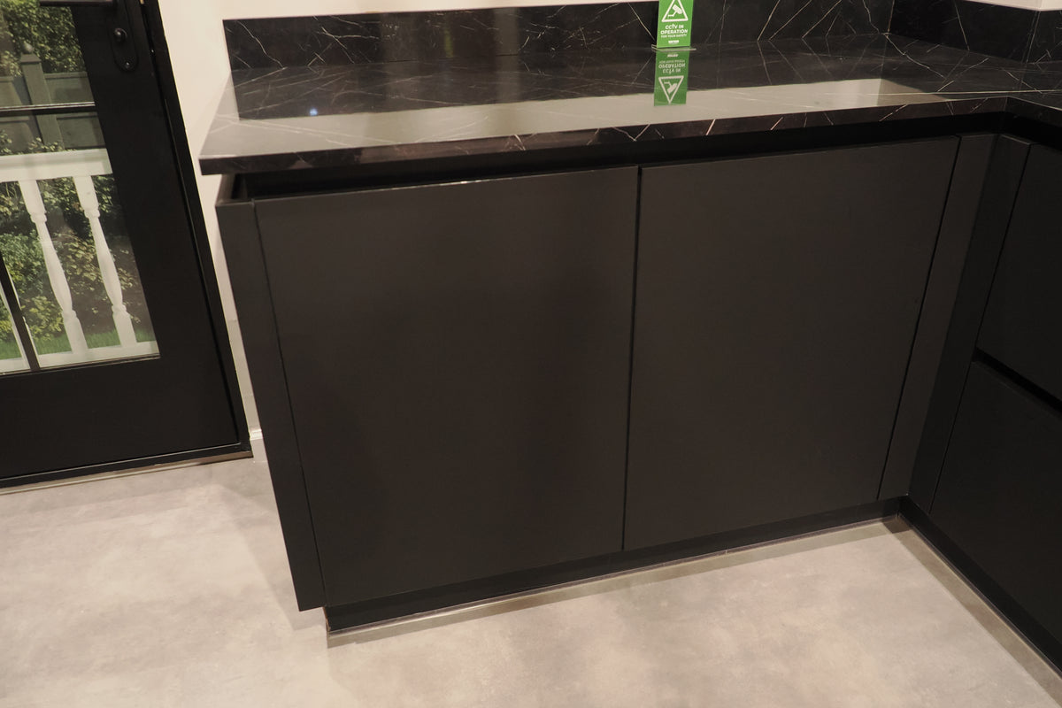 Wren Milano Ultra Kitchen with Cafe Appliances