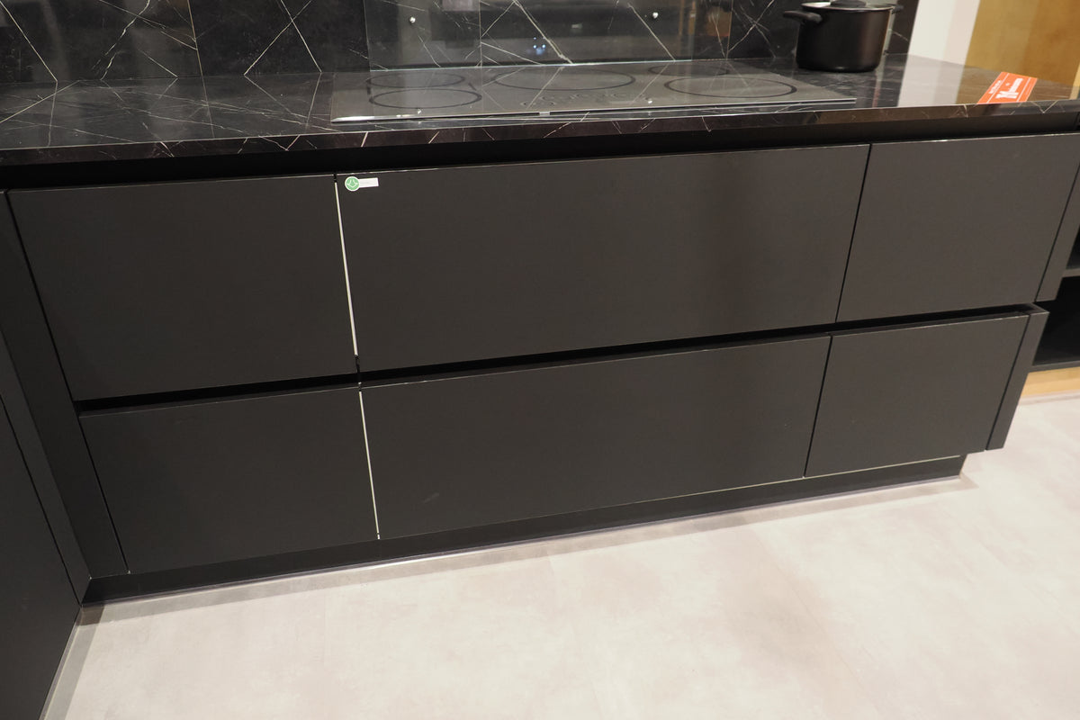 Wren Milano Ultra Kitchen with Cafe Appliances