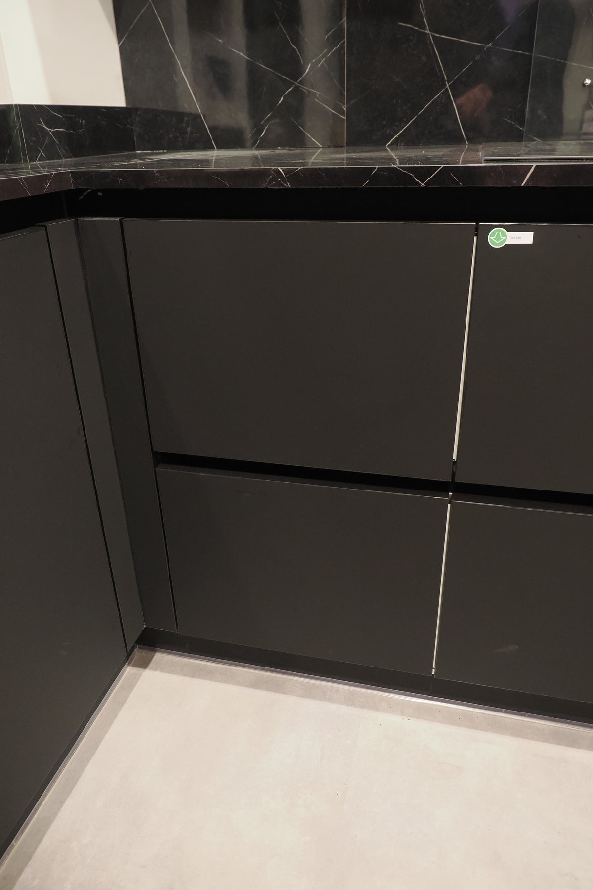 Wren Milano Ultra Kitchen with Cafe Appliances