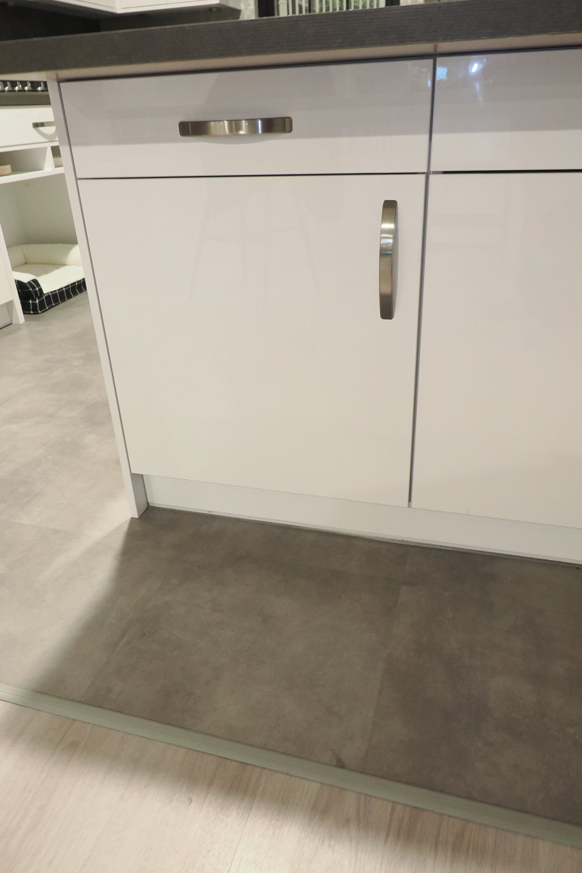 Wren White Gloss Kitchen with Appliances