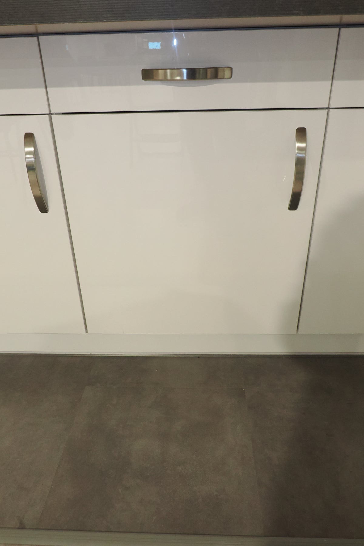Wren White Gloss Kitchen with Appliances
