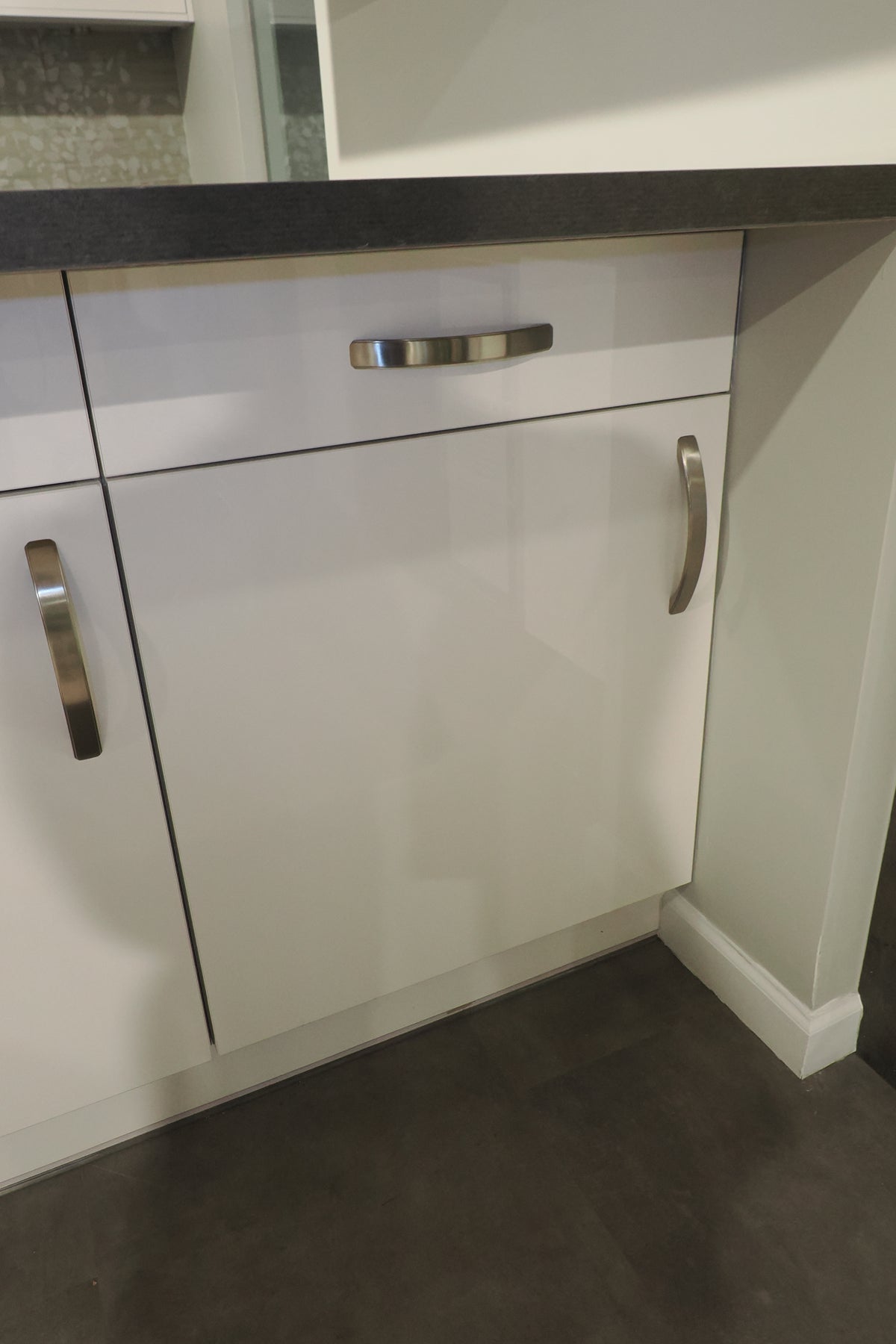 Wren White Gloss Kitchen with Appliances