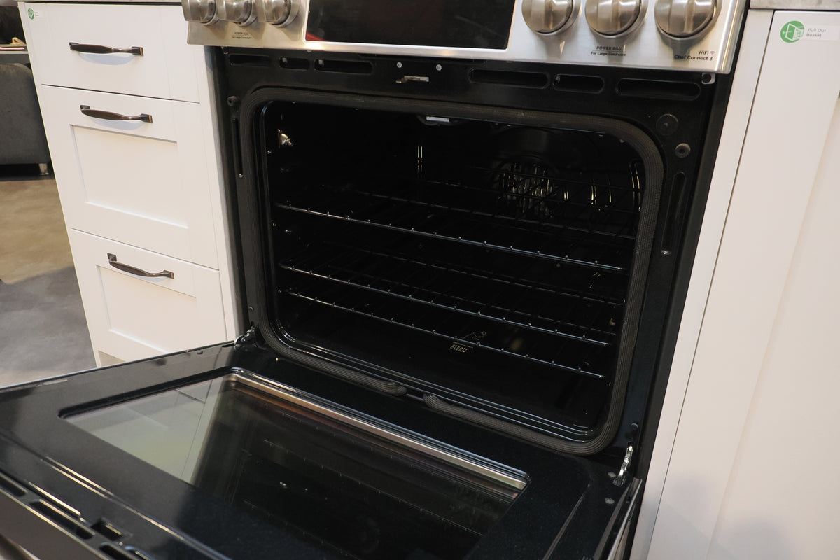 Wren Shaker Chalk White Matte Kitchen