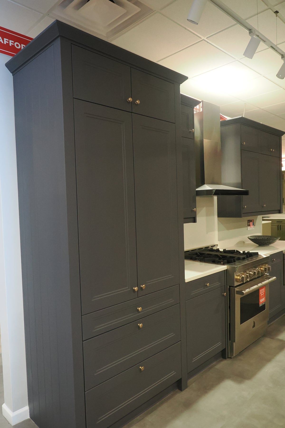 Wren Shaker Juratek Forest Green Matte Kitchen