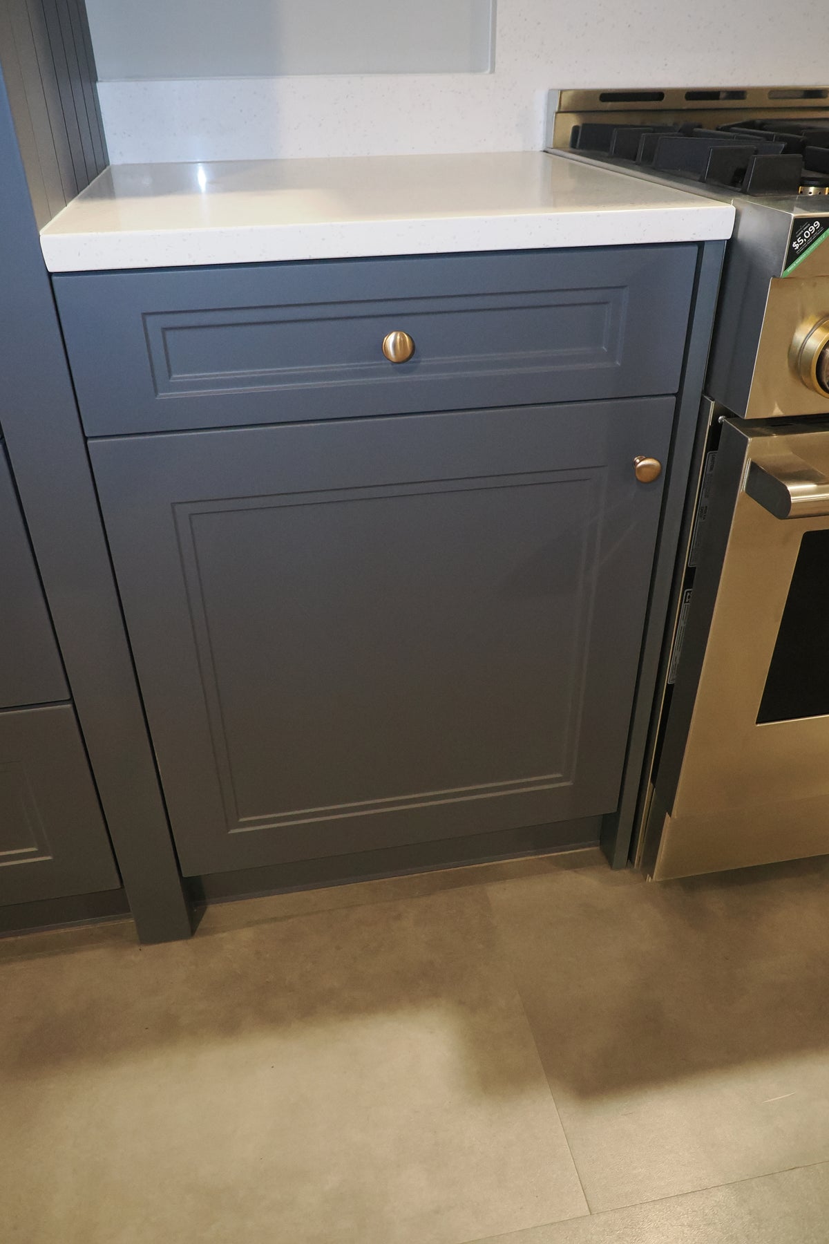 Wren Shaker Juratek Forest Green Matte Kitchen