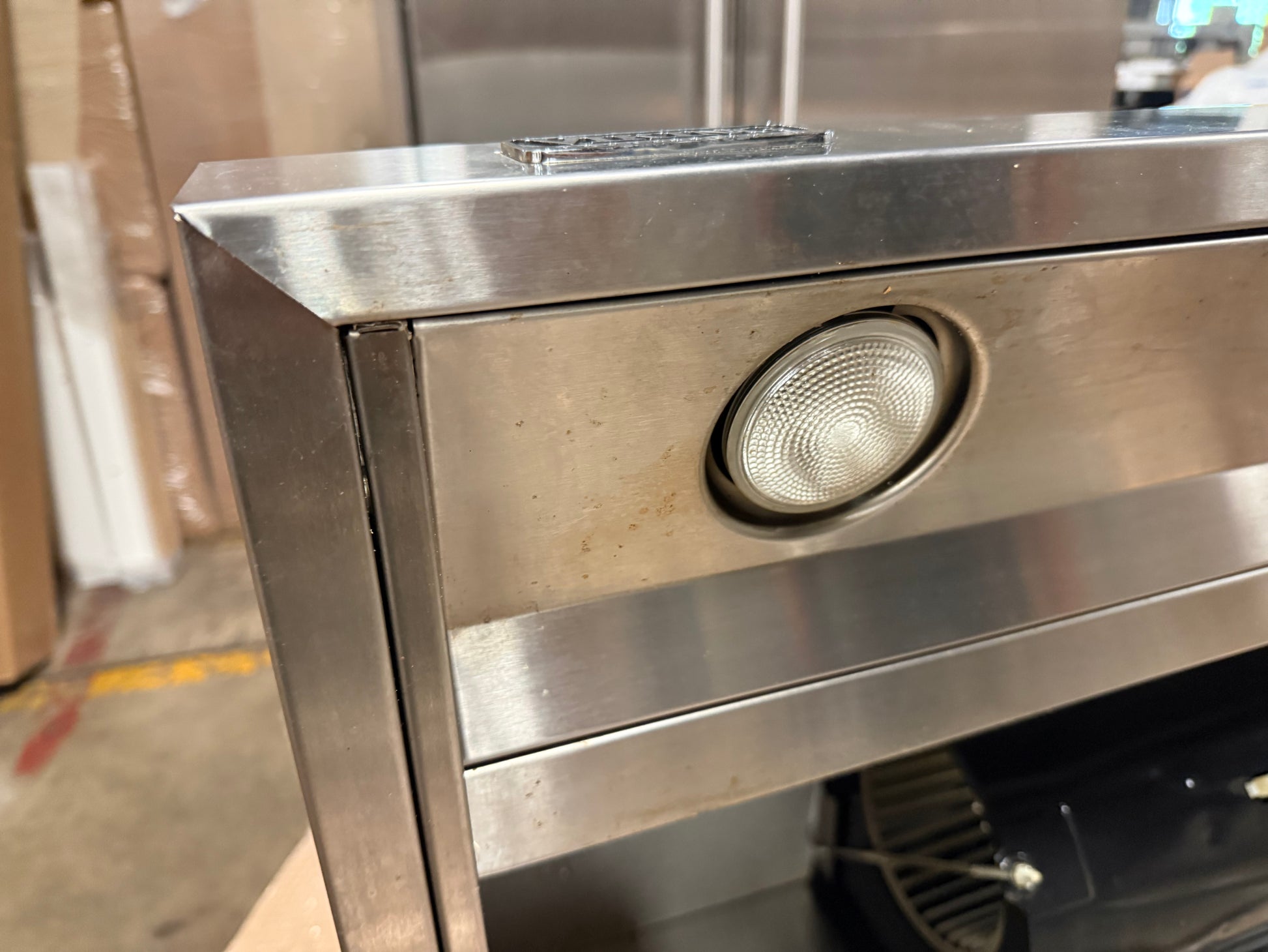 High-end Viking kitchen ventilation hood with 460 CFM internal blower