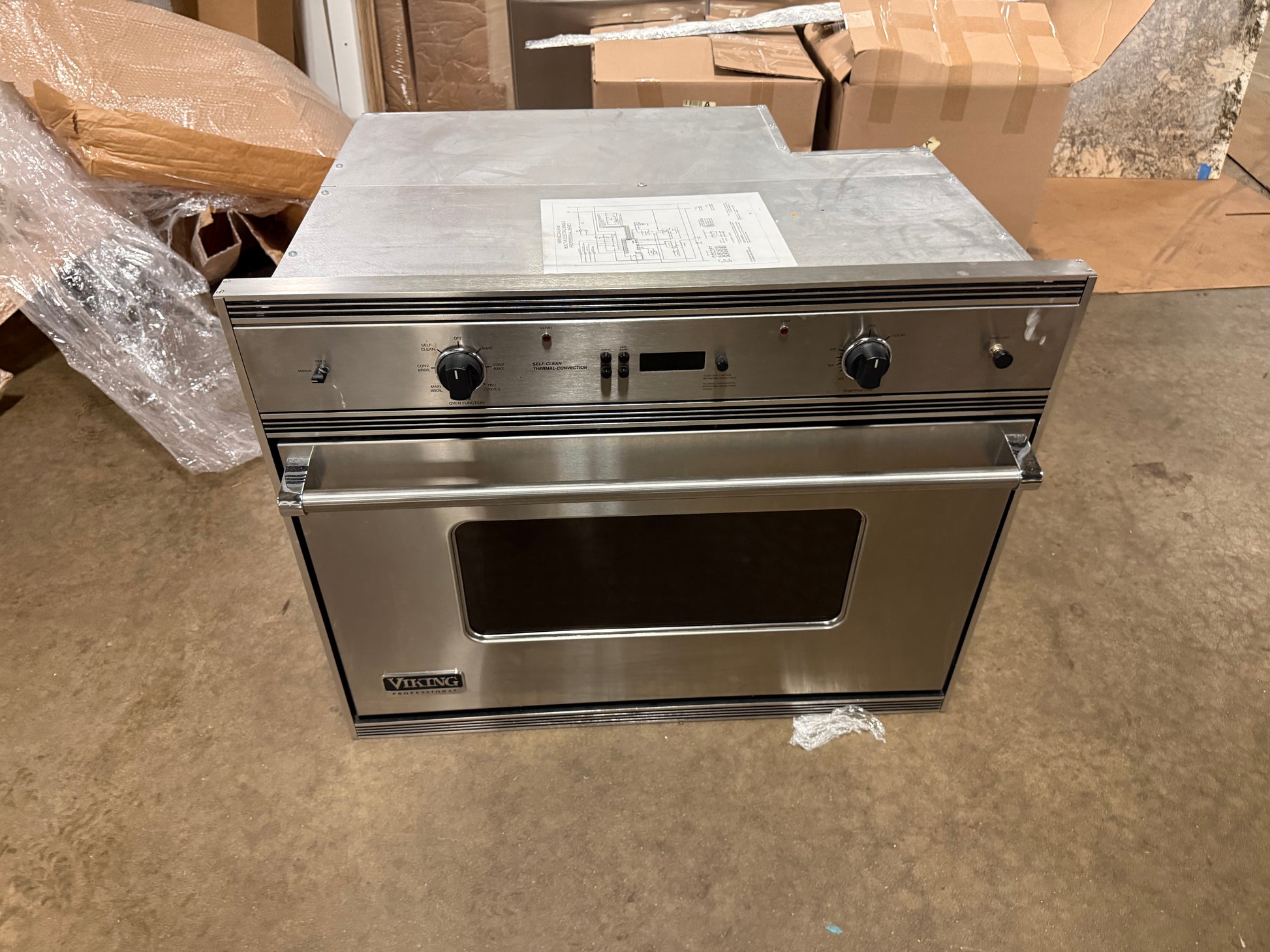 Viking Professional 36 inch built-in single electric wall oven VESO166SS in stainless steel