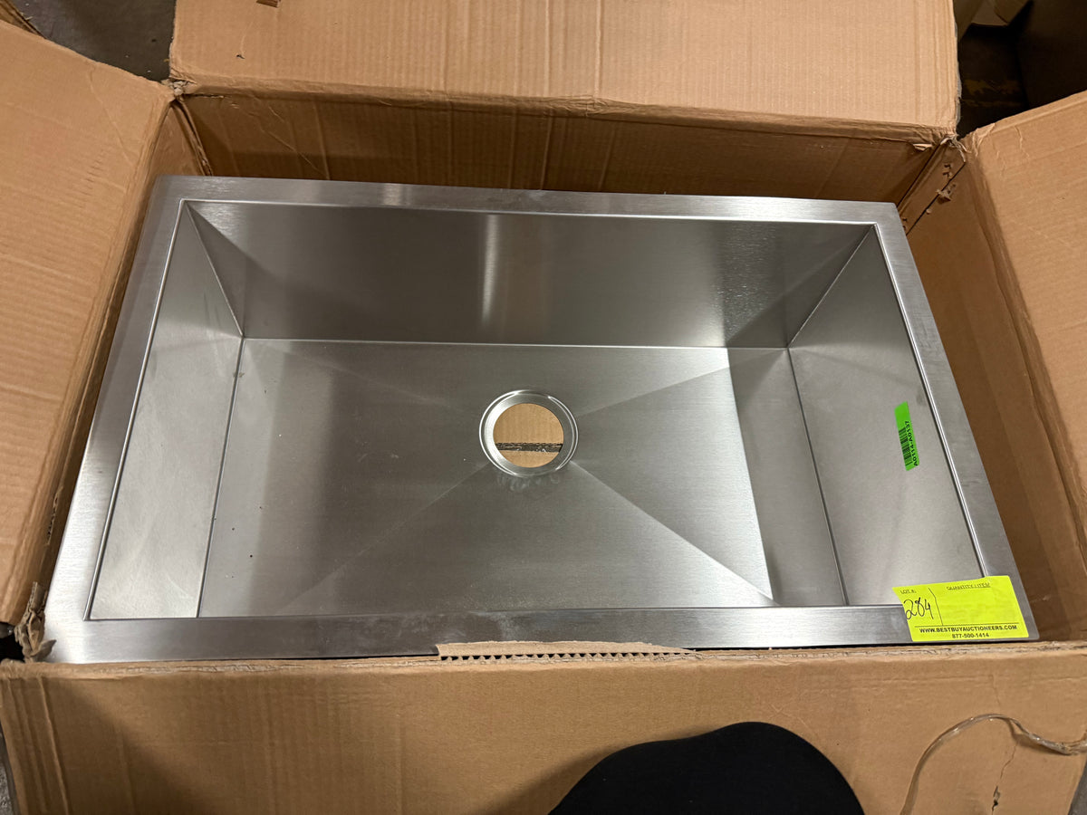 Elkay Avado 30 inch undermount stainless steel kitchen sink EFU281610