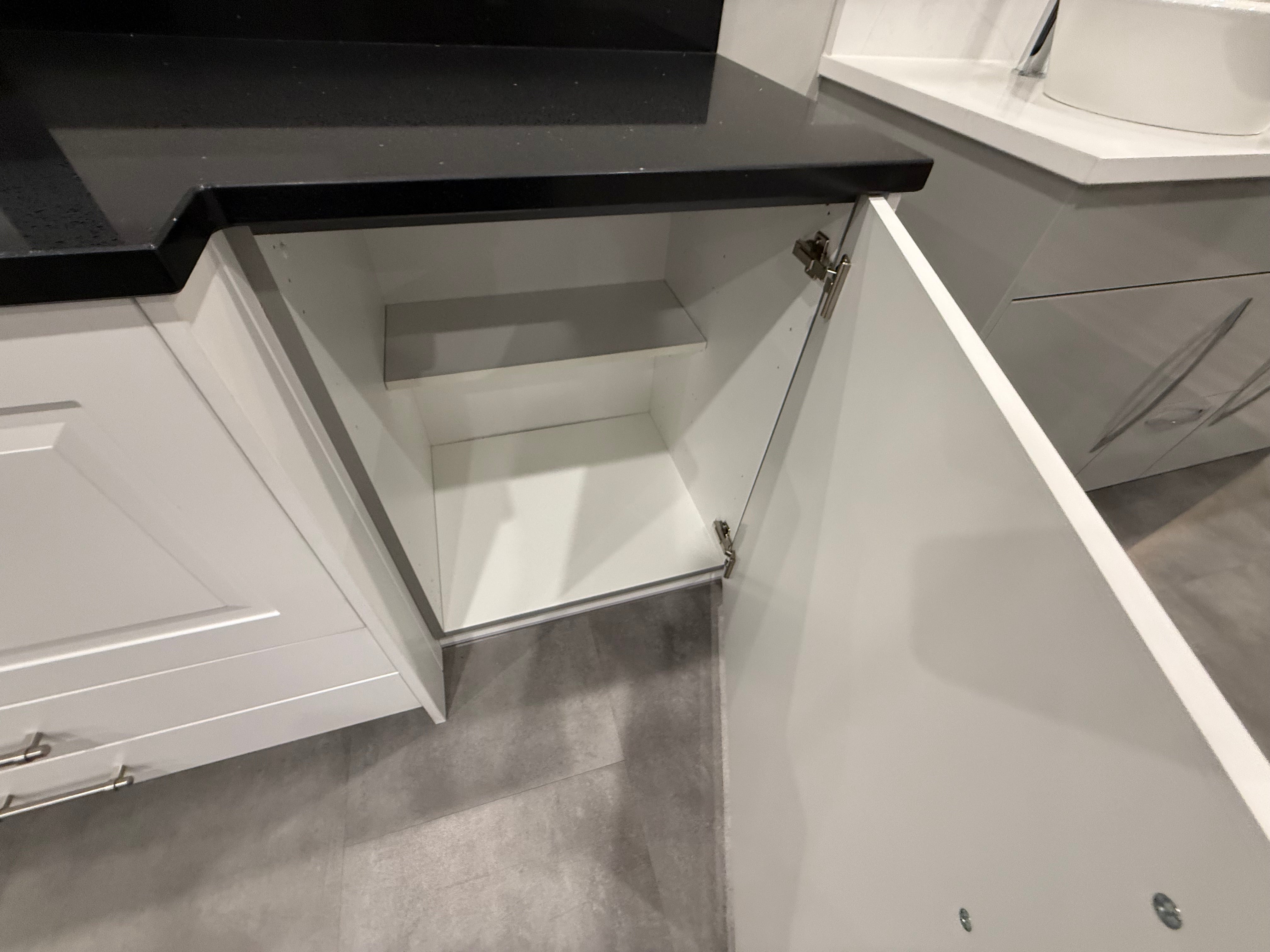 White Shaker Single Vanity with Mirror