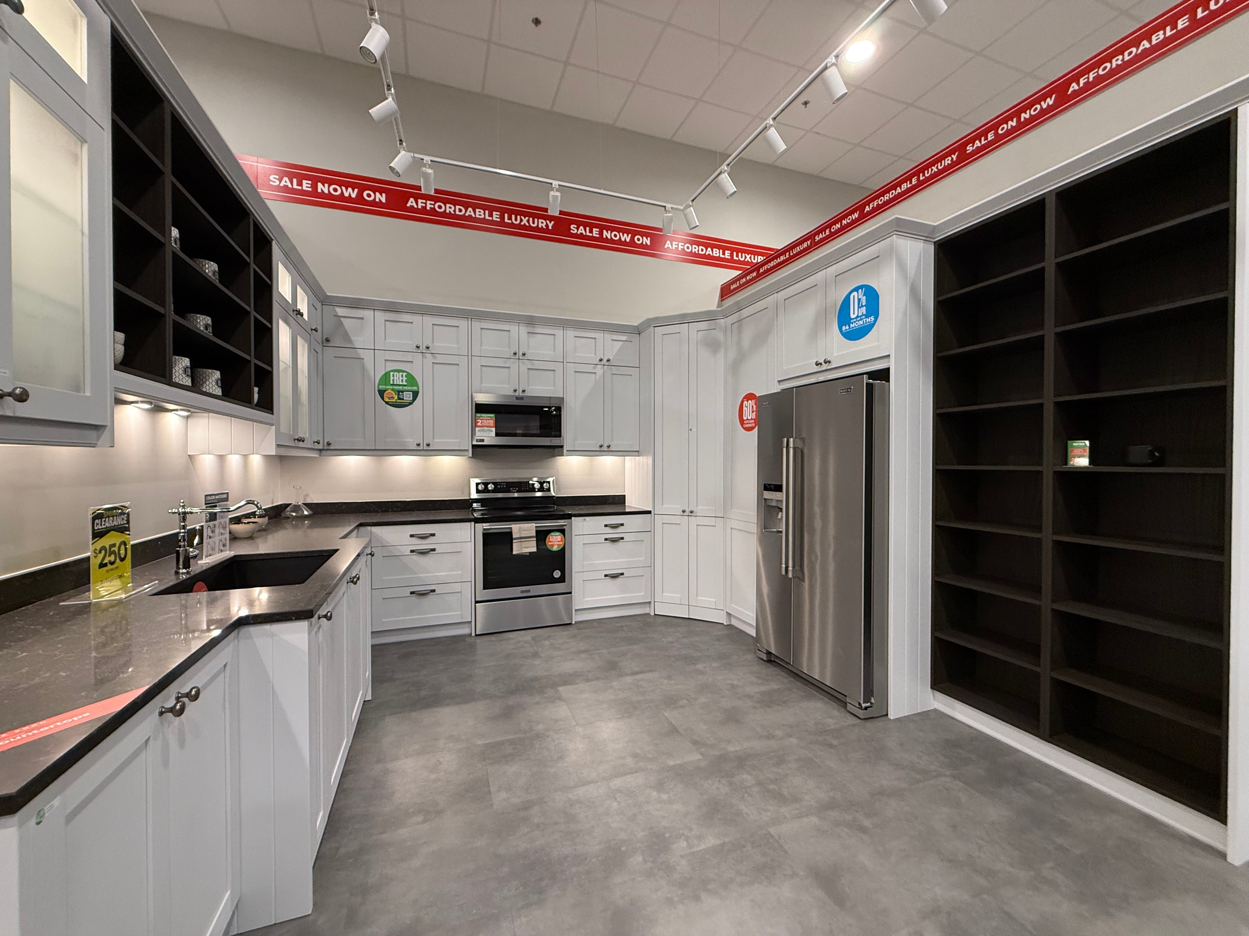 Wren Shaker Forest Classic Chalk White Grain Kitchen
