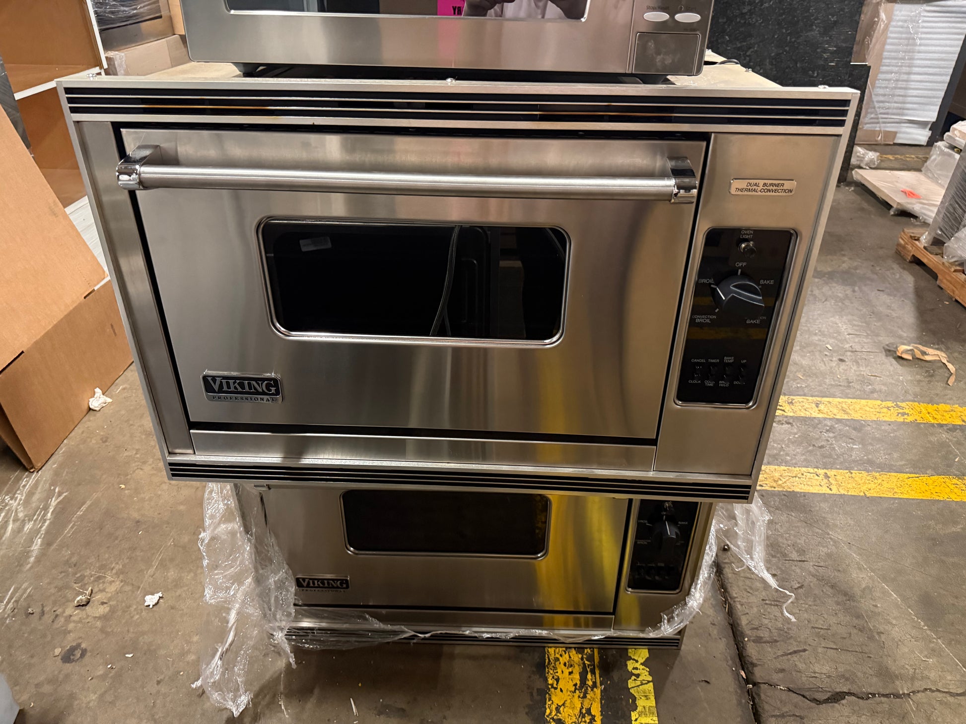 Commercial style residential gas wall oven with infrared broiler and convection