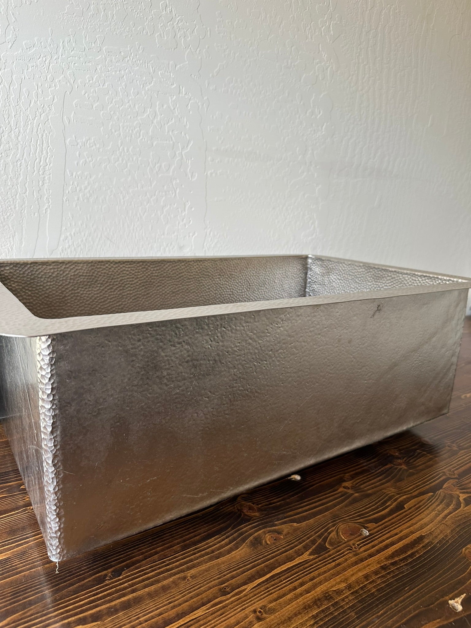 Side profile of Native Trails Farmhouse 30 sink showing mint condition, never-plumbed edges and zero residue.