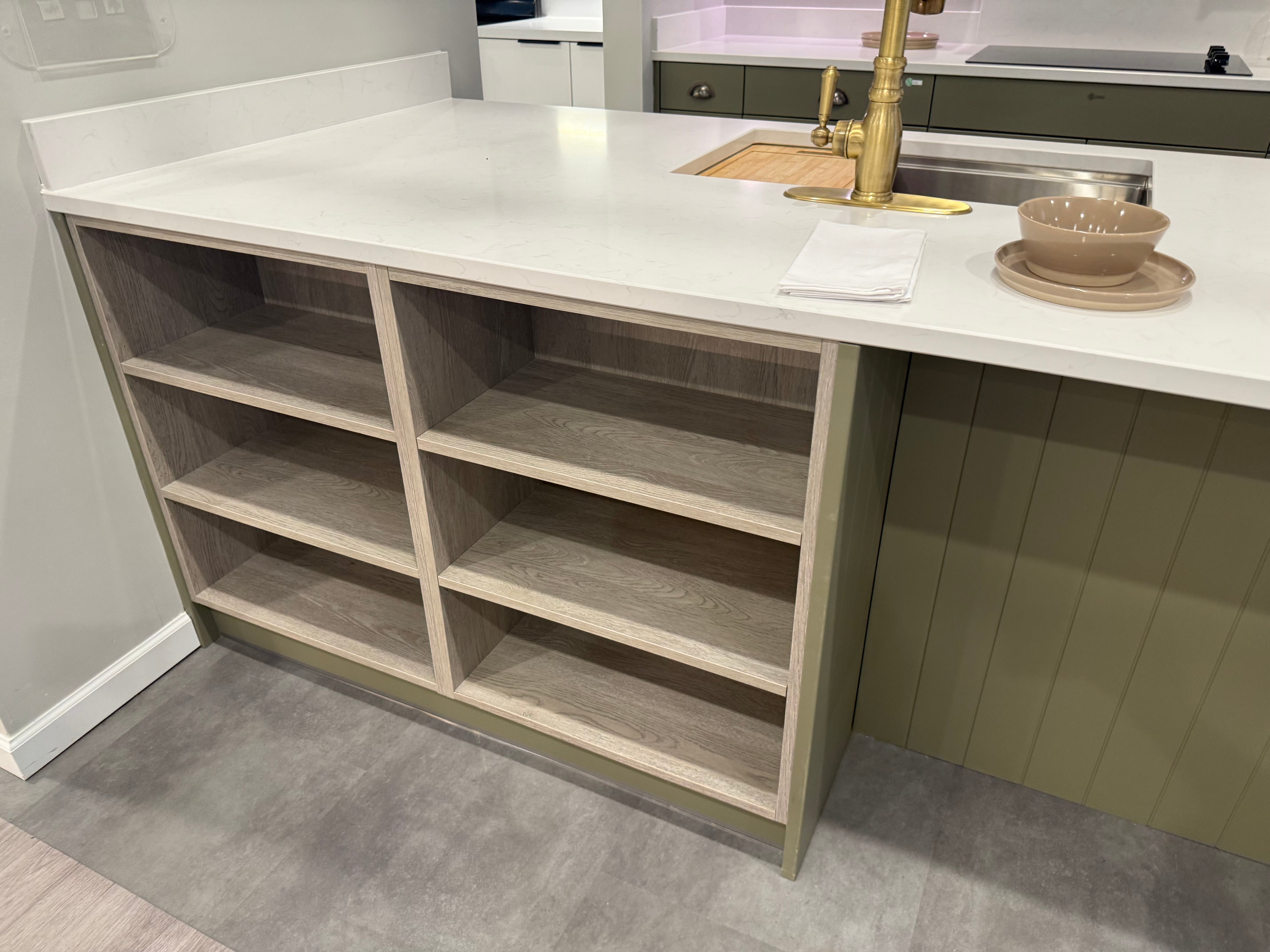 Wren Shaker Chelsea Juratek Olive Green & Ceramic Matte Kitchen