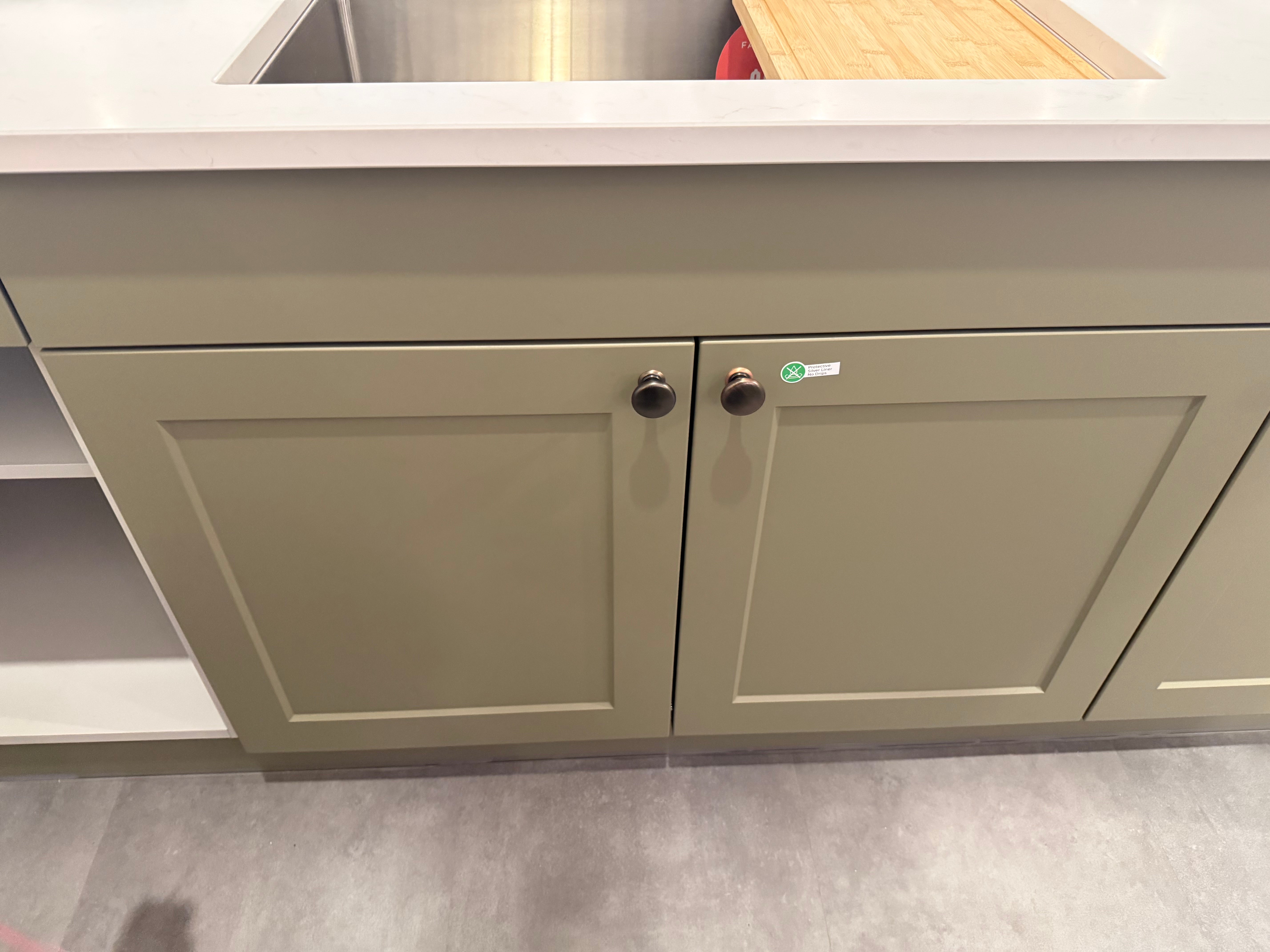 Wren Shaker Chelsea Juratek Olive Green & Ceramic Matte Kitchen
