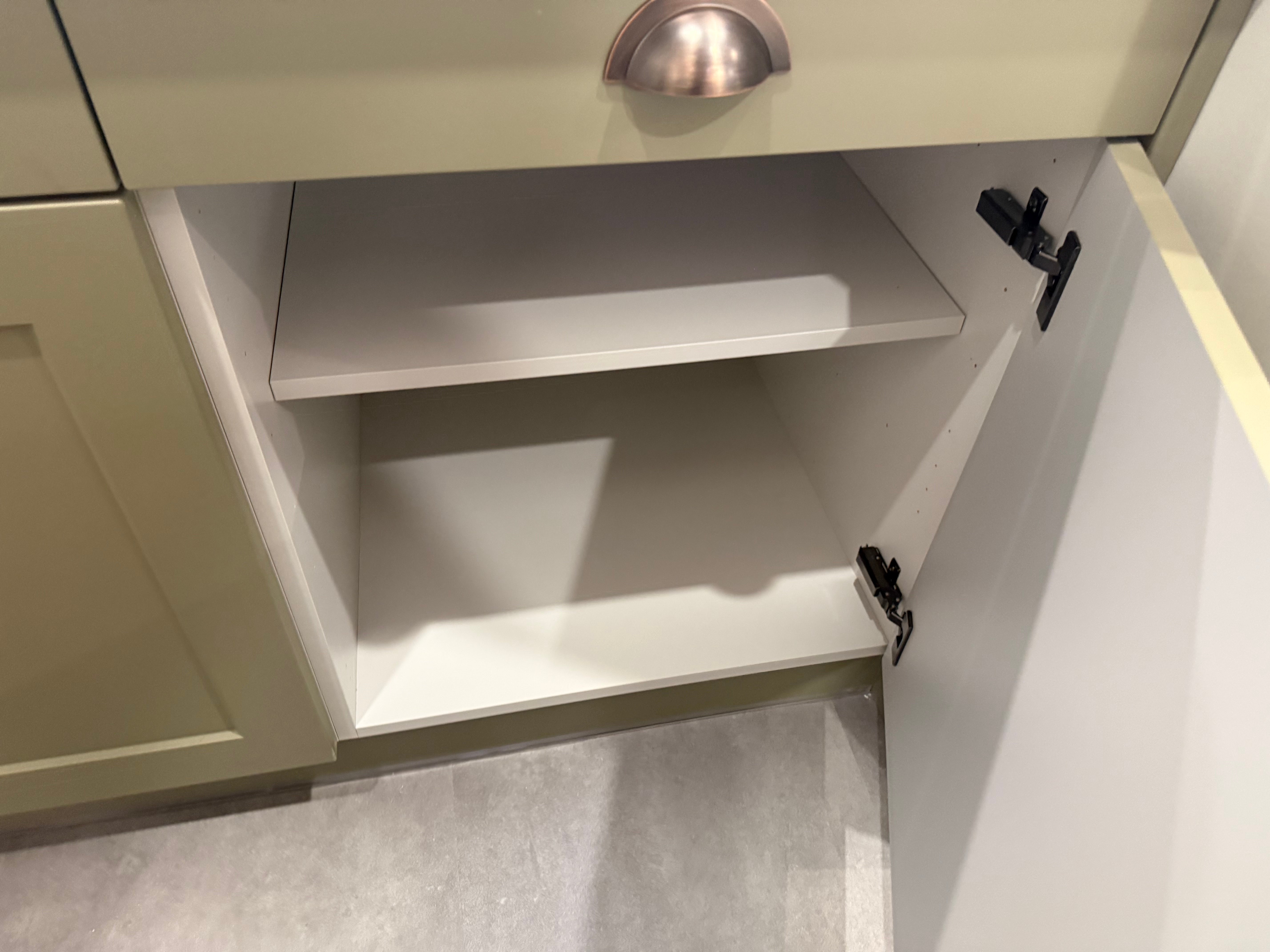 Wren Shaker Chelsea Juratek Olive Green & Ceramic Matte Kitchen
