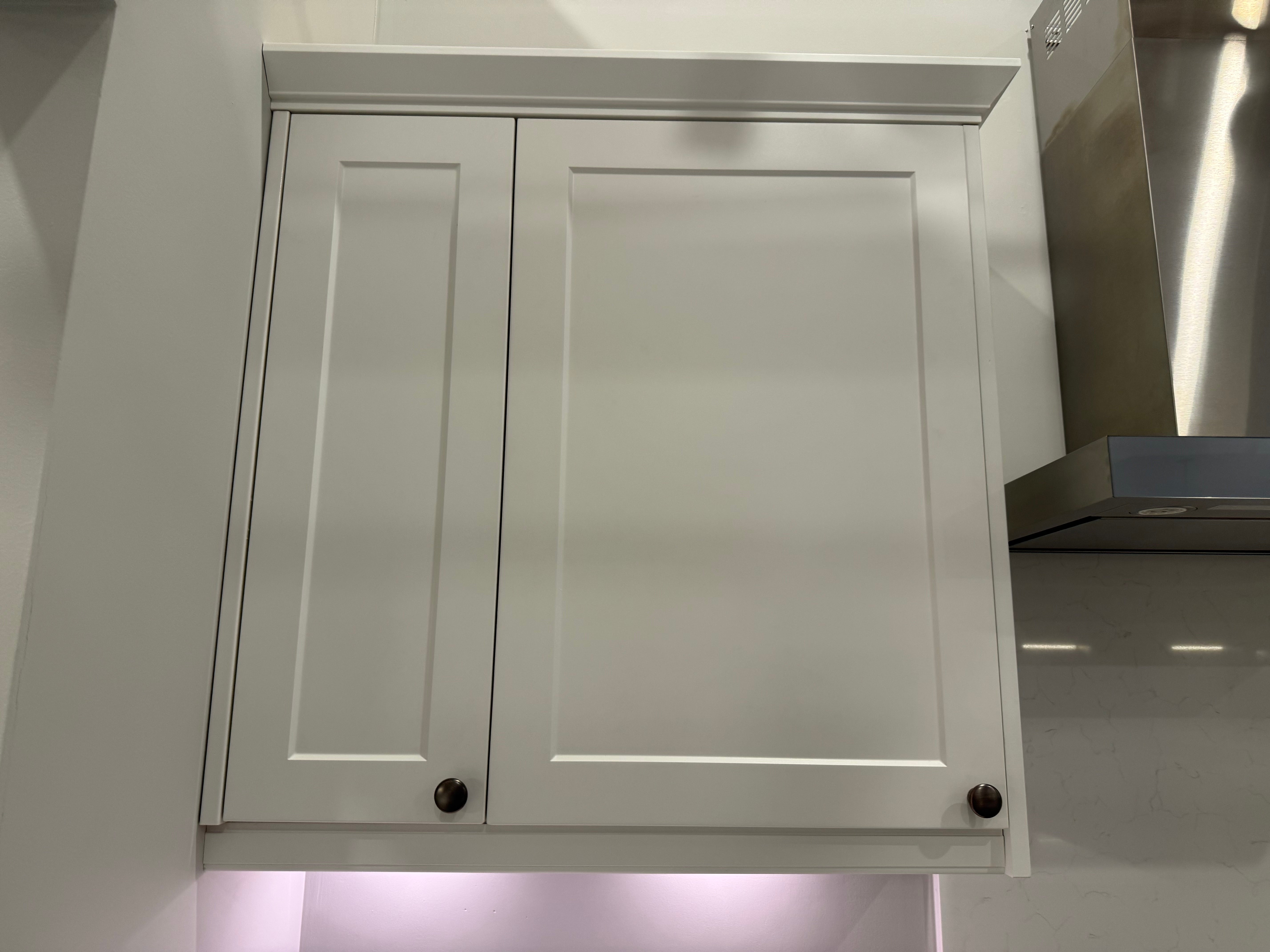 Wren Shaker Chelsea Juratek Olive Green & Ceramic Matte Kitchen
