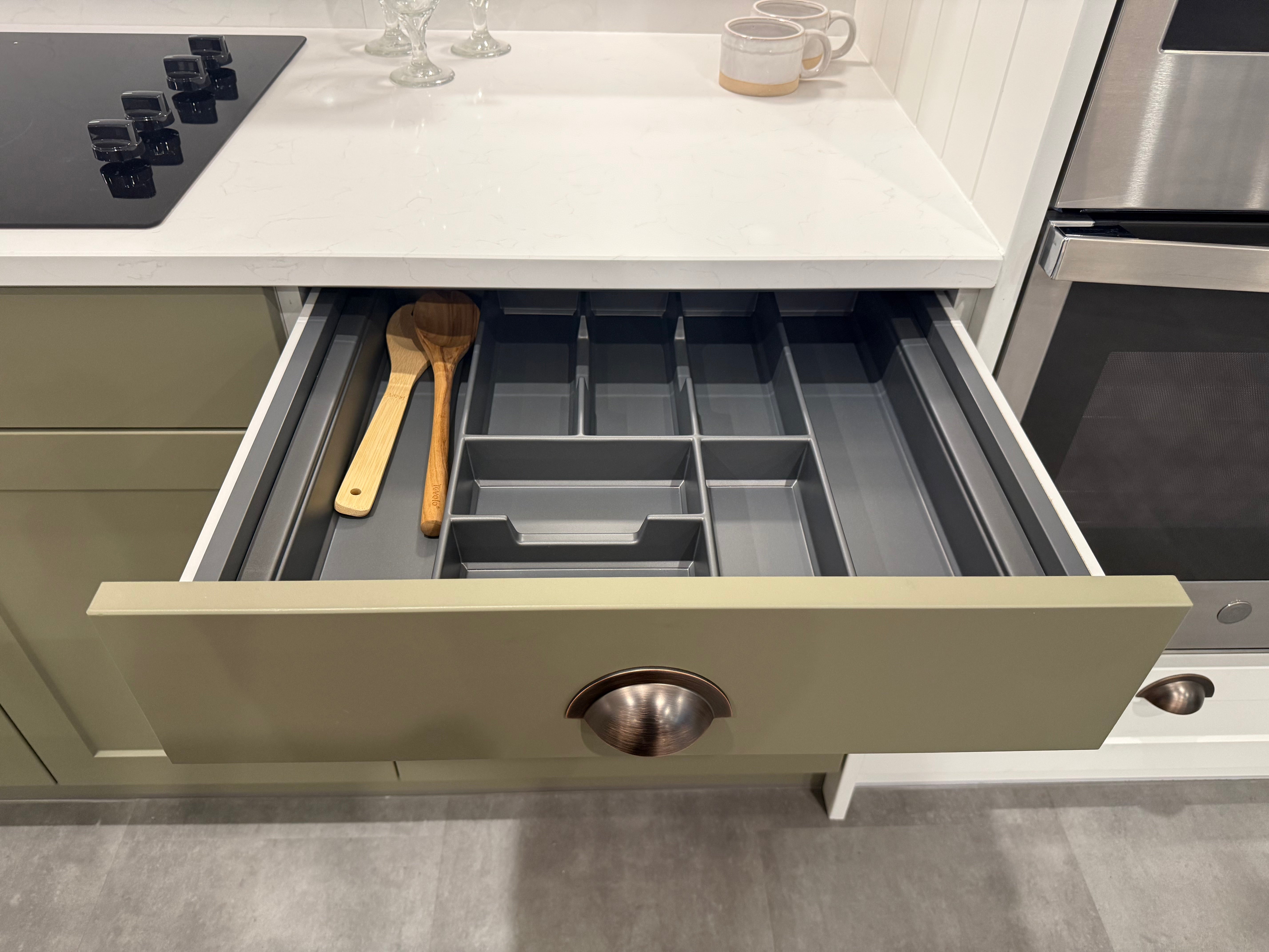 Wren Shaker Chelsea Juratek Olive Green & Ceramic Matte Kitchen