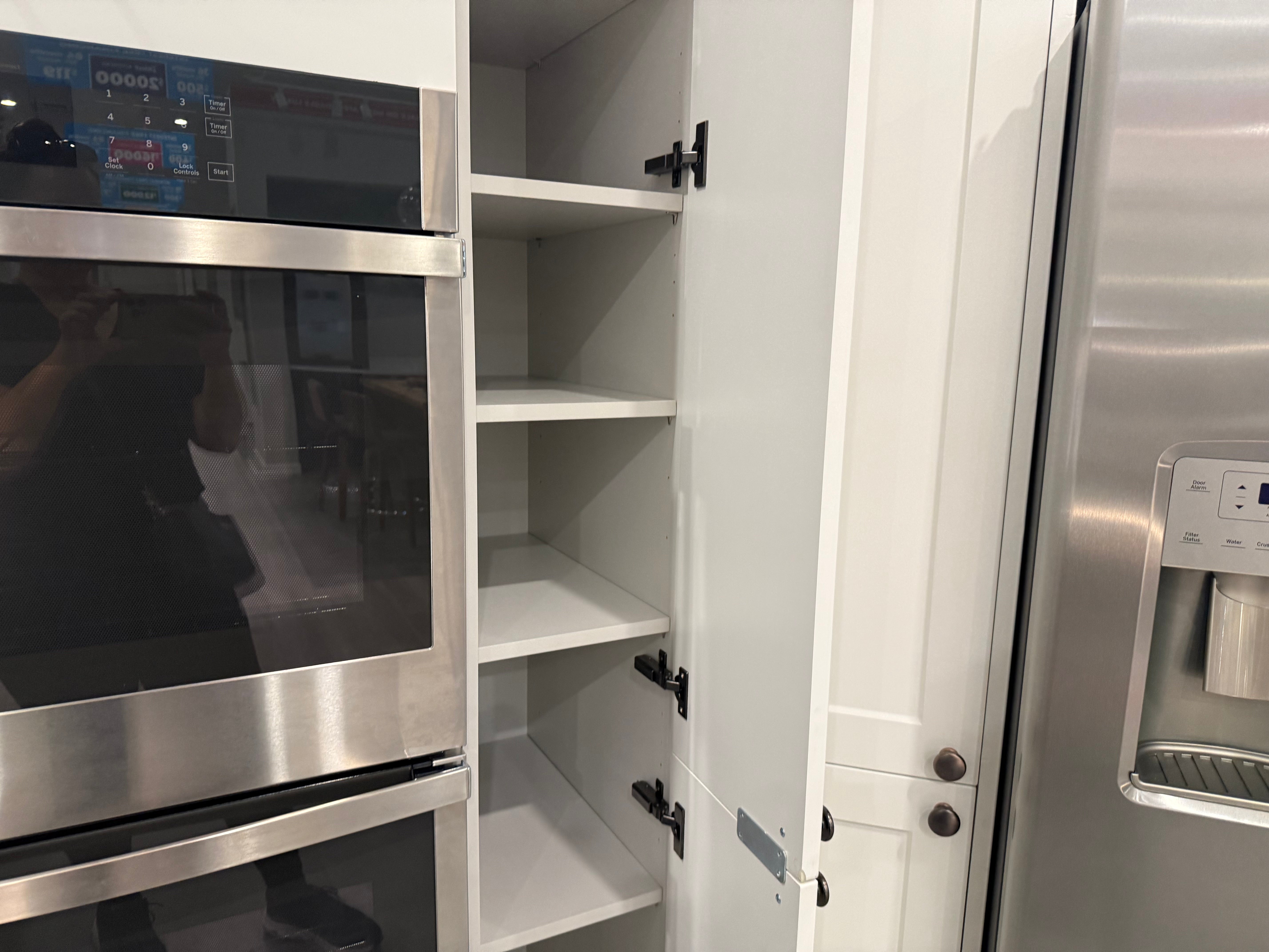 Wren Shaker Chelsea Juratek Olive Green & Ceramic Matte Kitchen