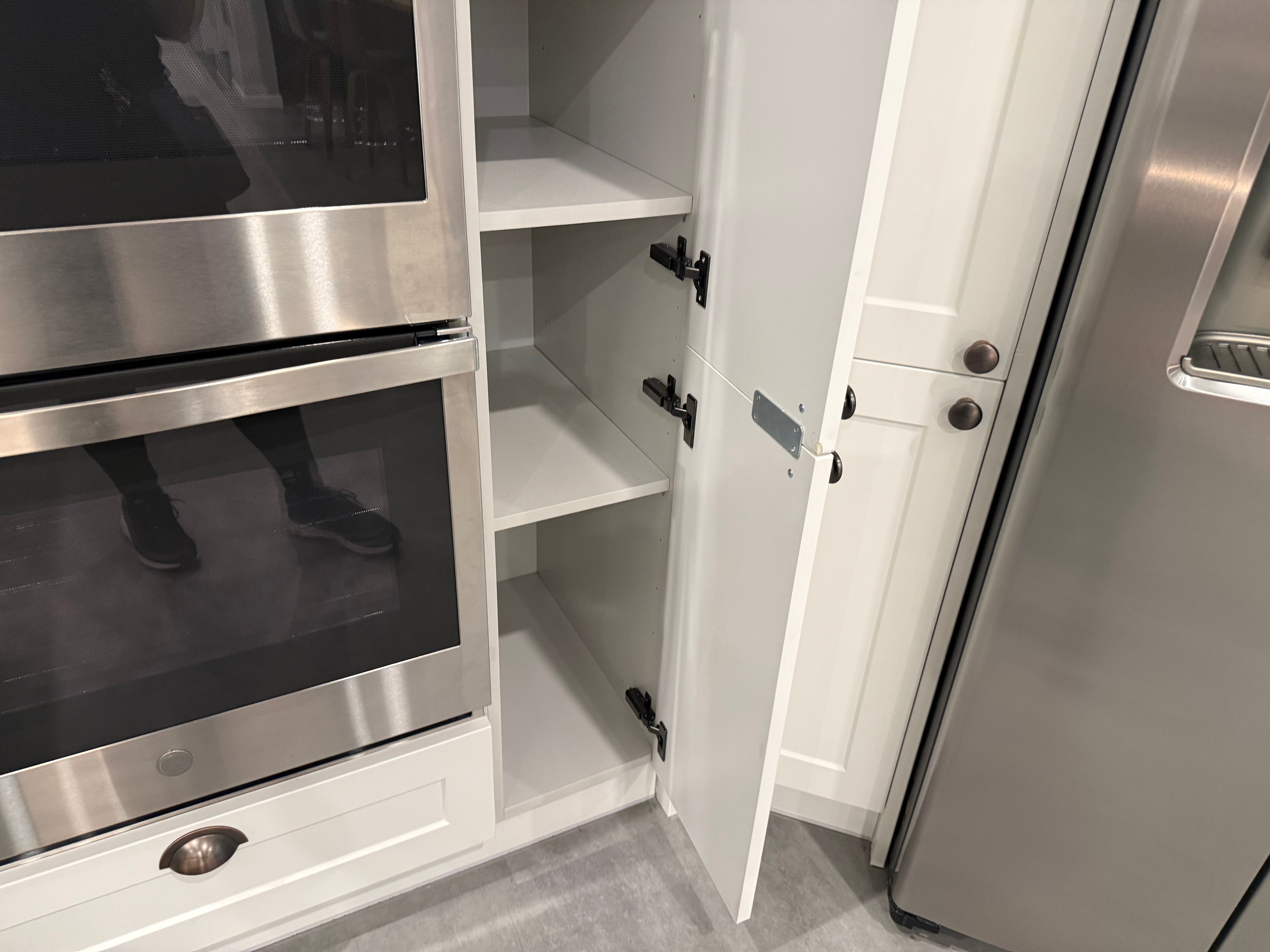 Wren Shaker Chelsea Juratek Olive Green & Ceramic Matte Kitchen