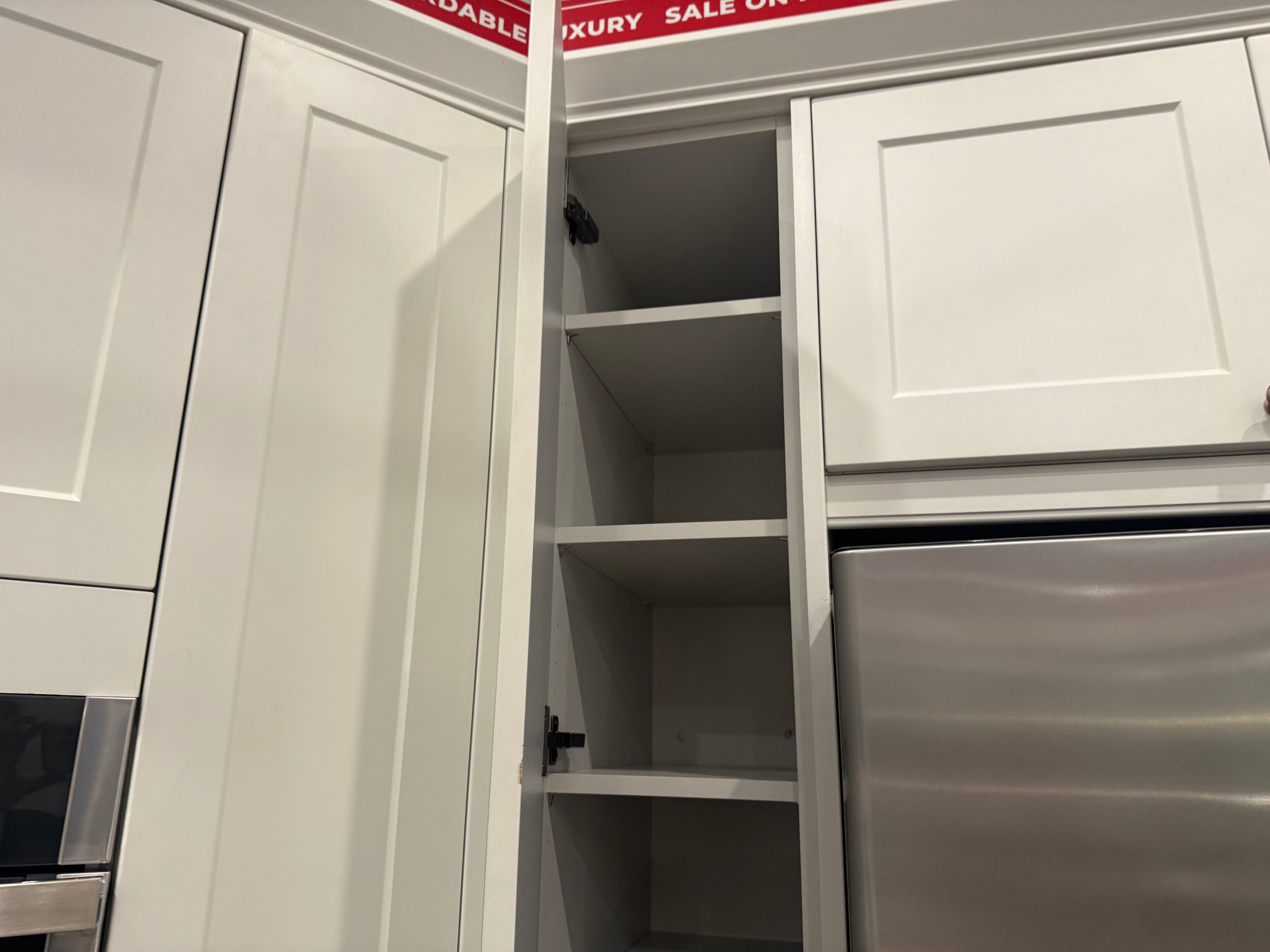 Wren Shaker Chelsea Juratek Olive Green & Ceramic Matte Kitchen