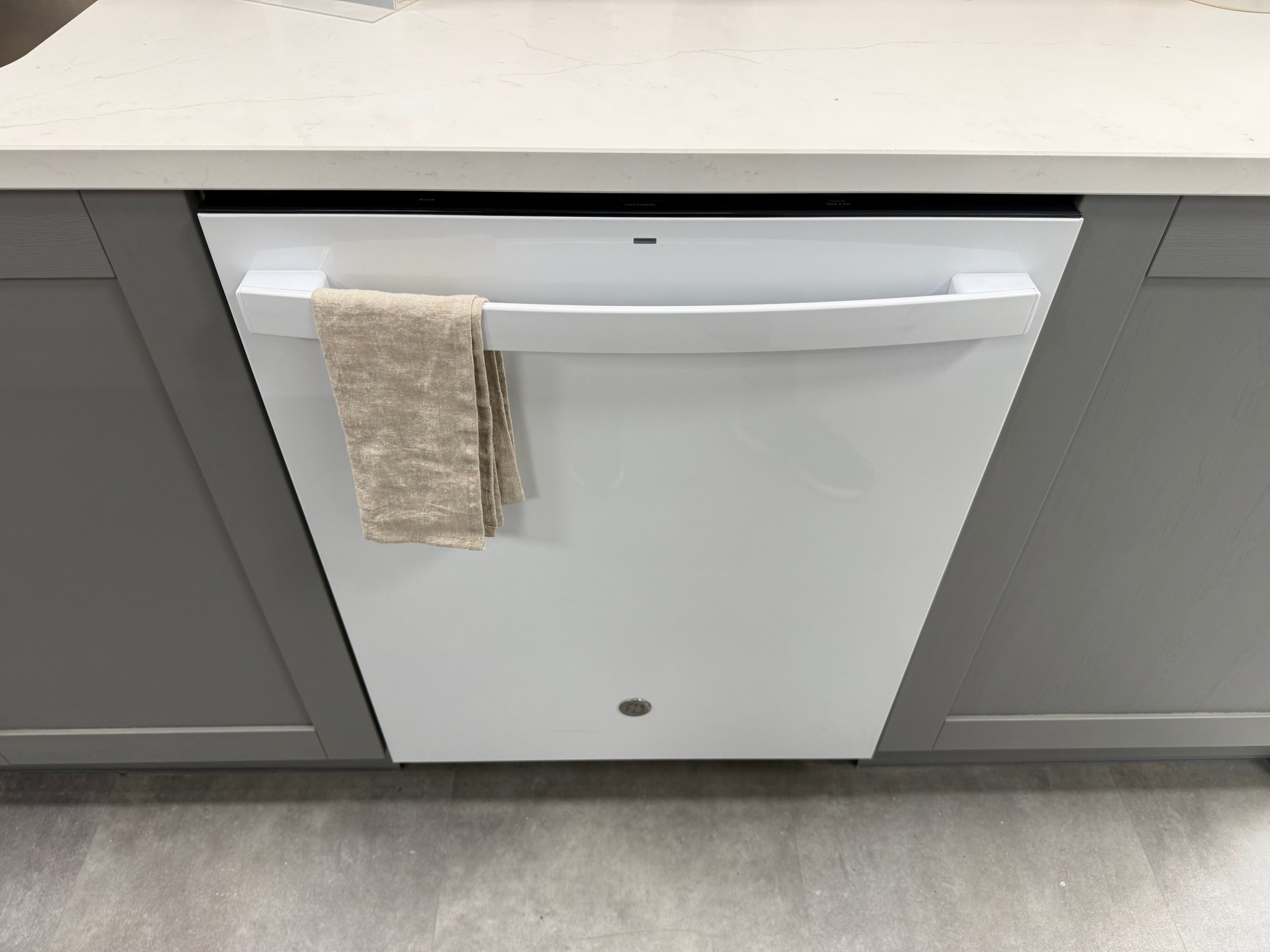 Wren Shaker Forest Classic Dust Gray & Shadow Grain Kitchen