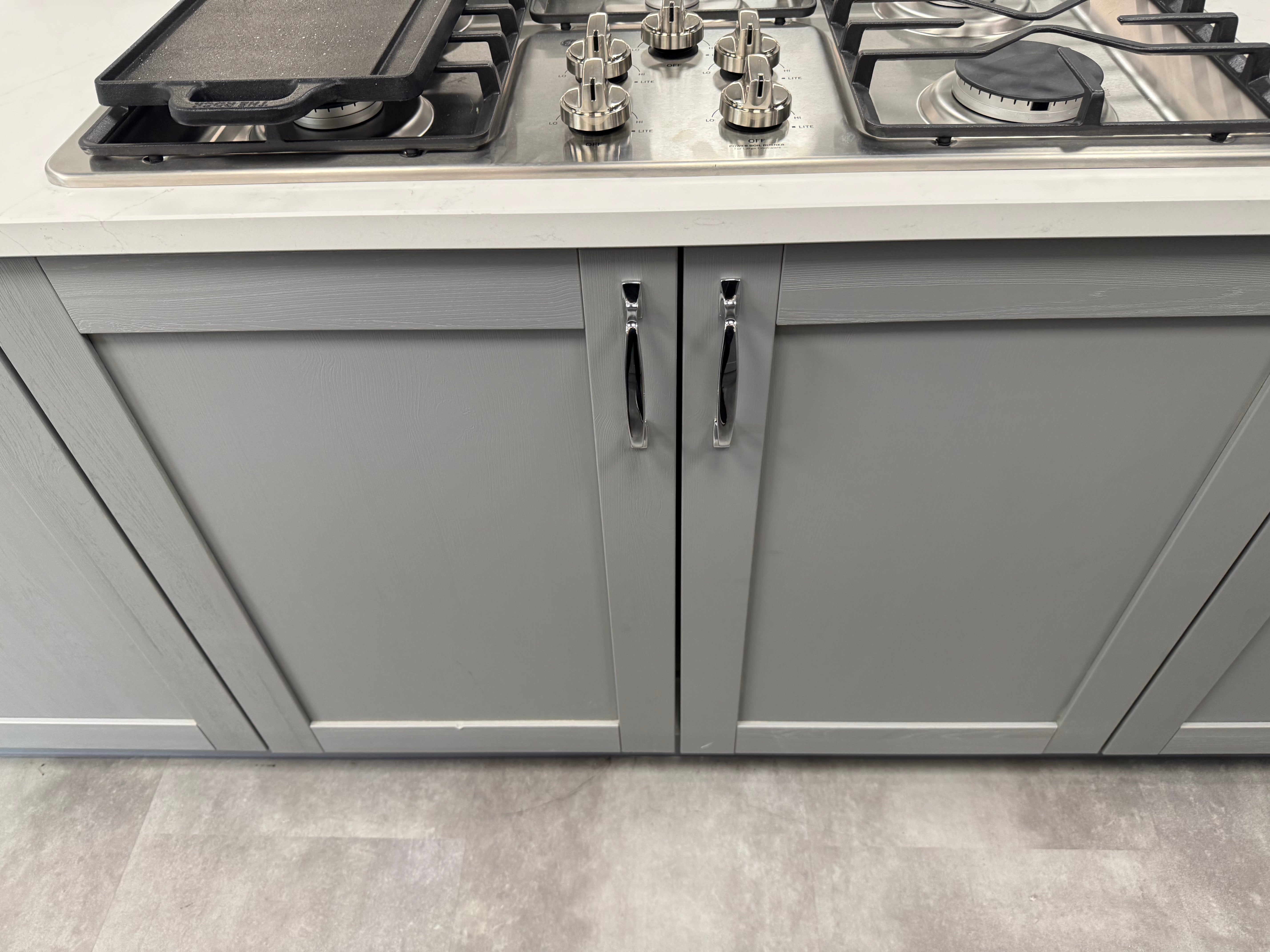 Wren Shaker Forest Classic Dust Gray & Shadow Grain Kitchen