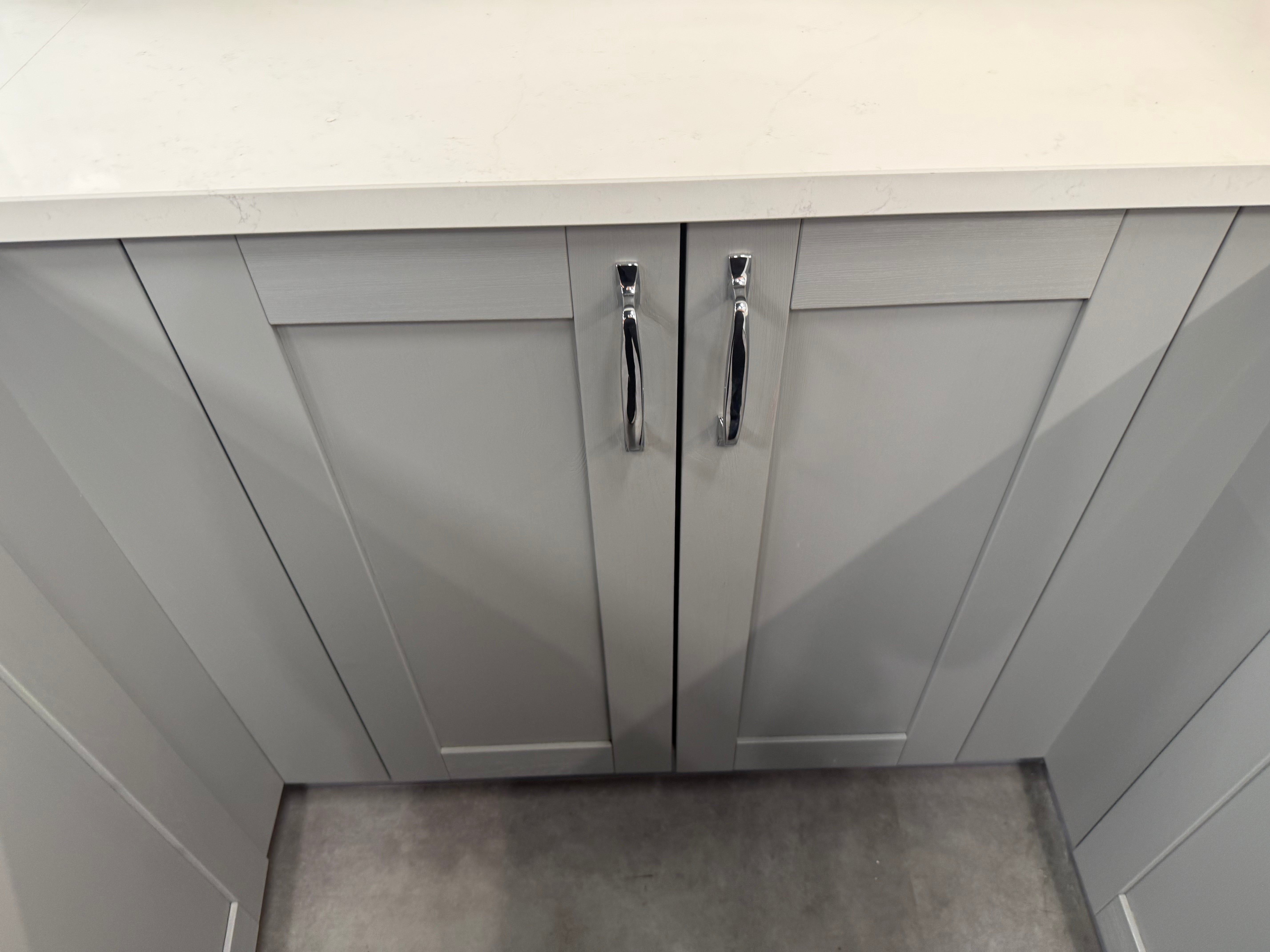 Wren Shaker Forest Classic Dust Gray & Shadow Grain Kitchen