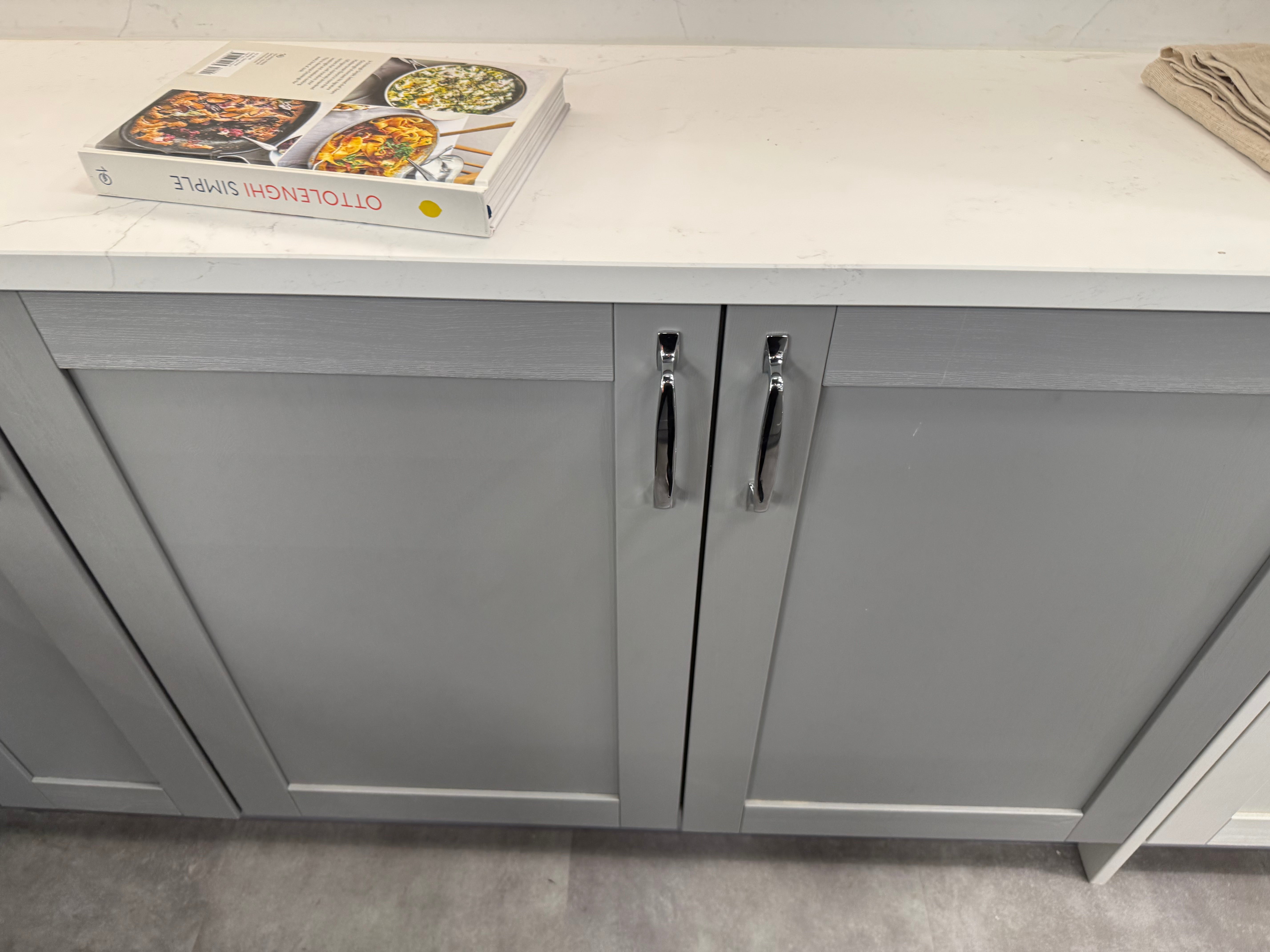 Wren Shaker Forest Classic Dust Gray & Shadow Grain Kitchen