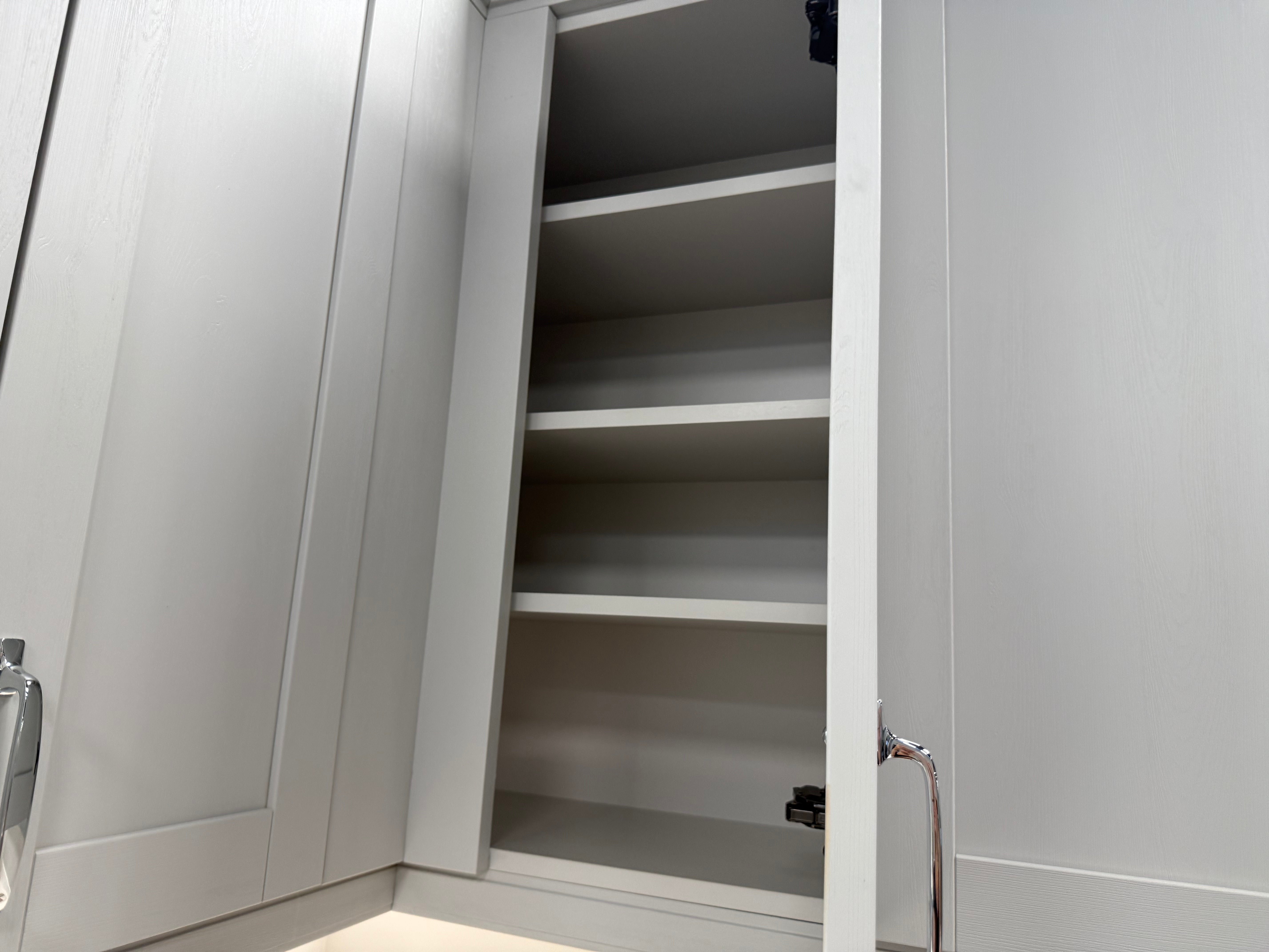Wren Shaker Forest Classic Dust Gray & Shadow Grain Kitchen