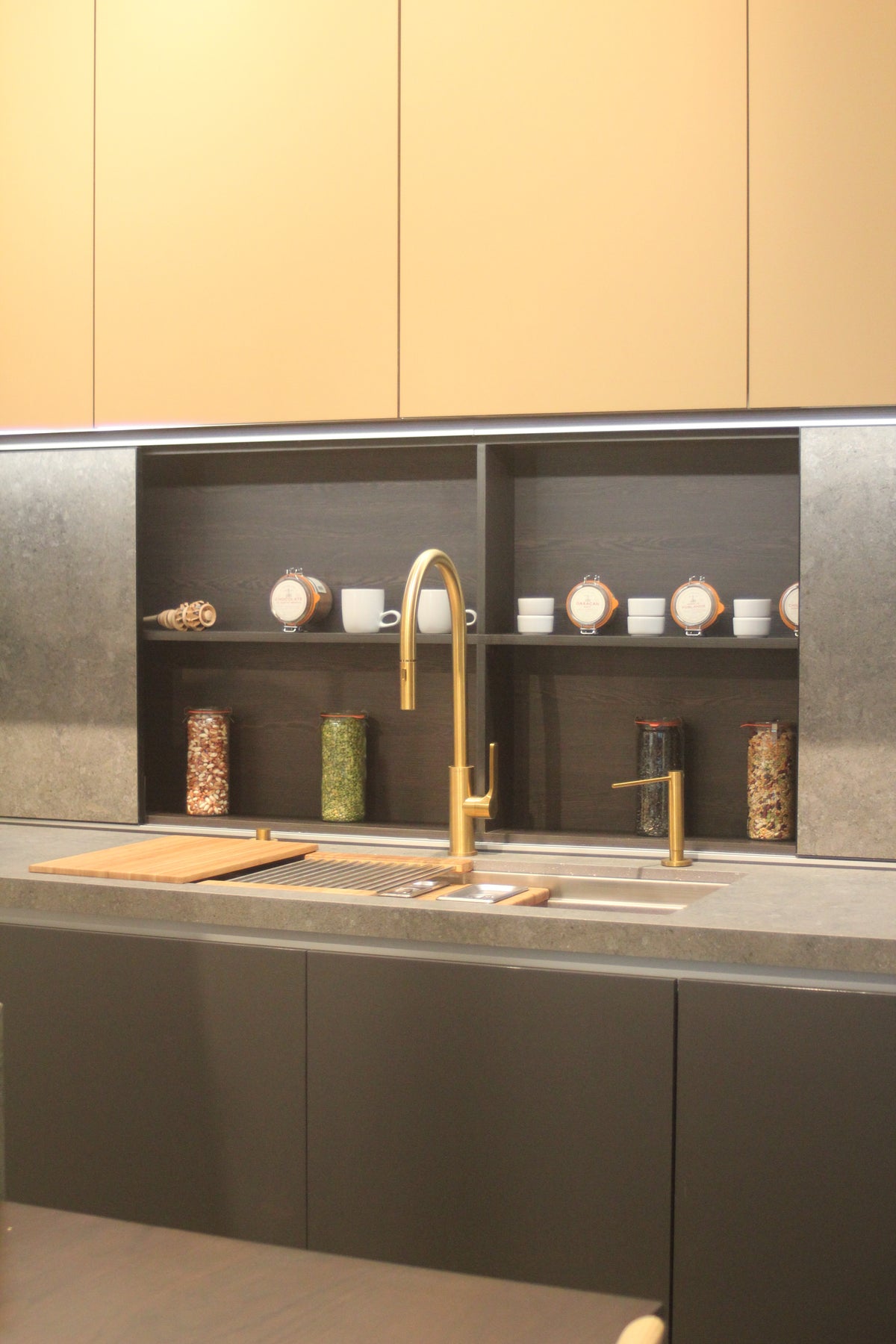 Albero Modern Industrial Kitchen with Wolf & Sub-Zero Appliances