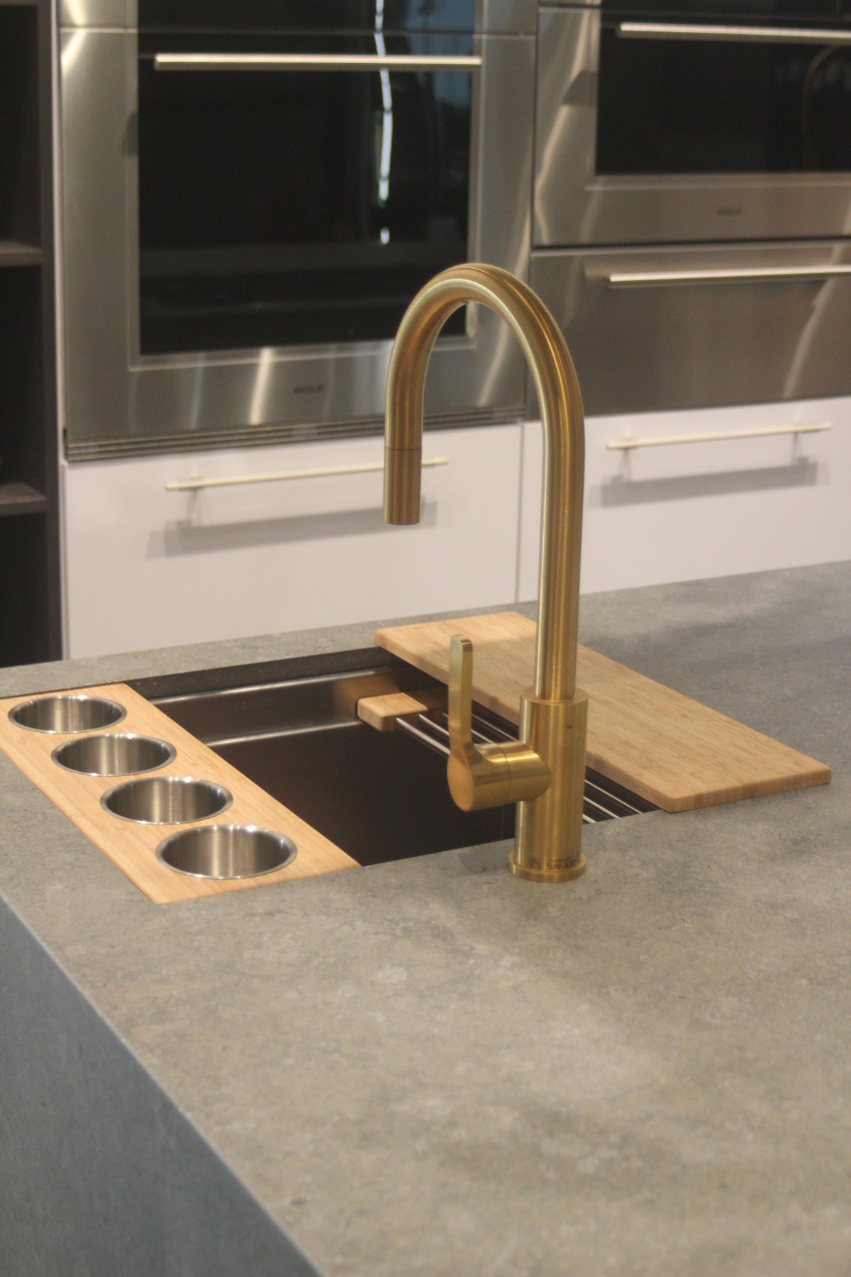 Albero Modern Industrial Kitchen with Wolf & Sub-Zero Appliances