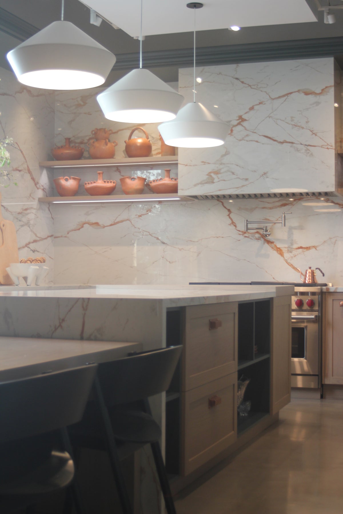 Albero Comodoro Green & Oak Veneer Kitchen with Wolf & Sub-Zero Appliances