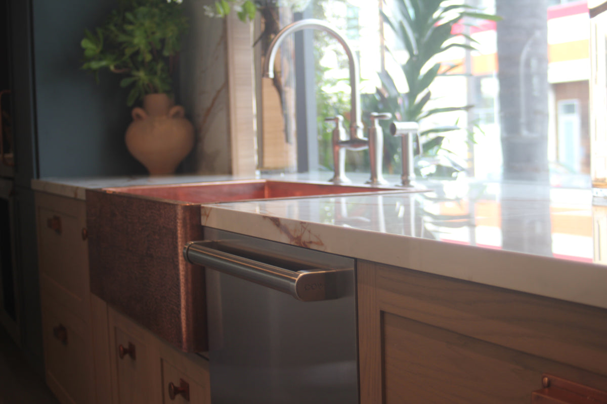 Albero Comodoro Green & Oak Veneer Kitchen with Wolf & Sub-Zero Appliances