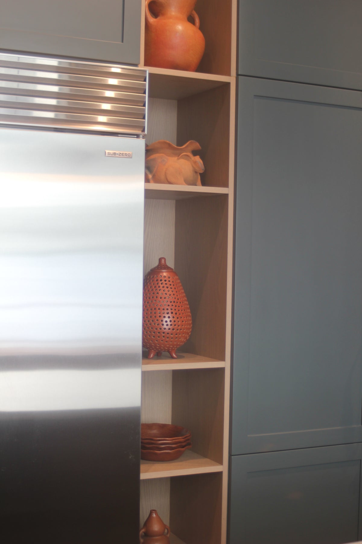 Albero Comodoro Green & Oak Veneer Kitchen with Wolf & Sub-Zero Appliances