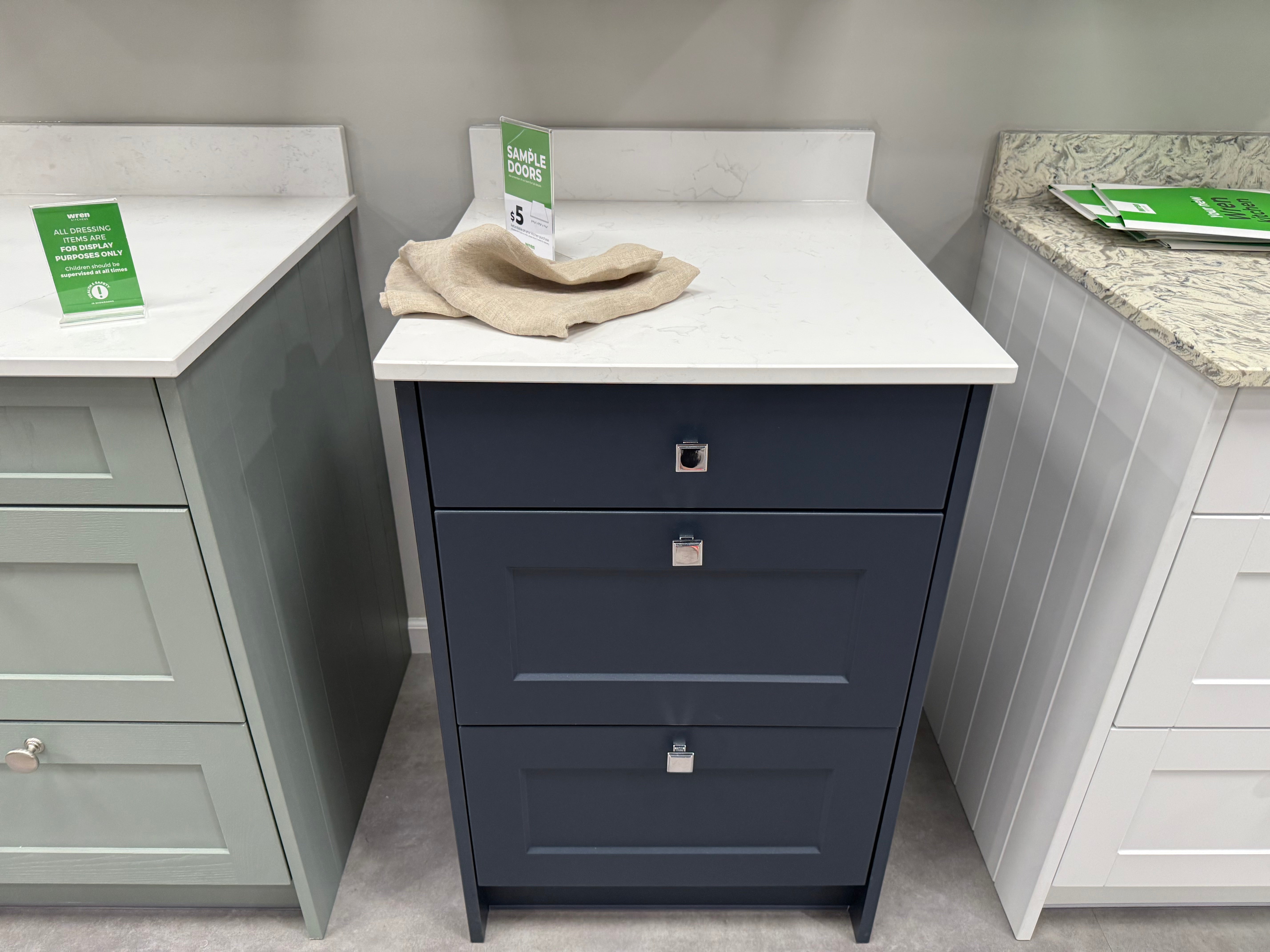 Shaker Chelsea Navy Blue Matte Base and Upper Cabinets