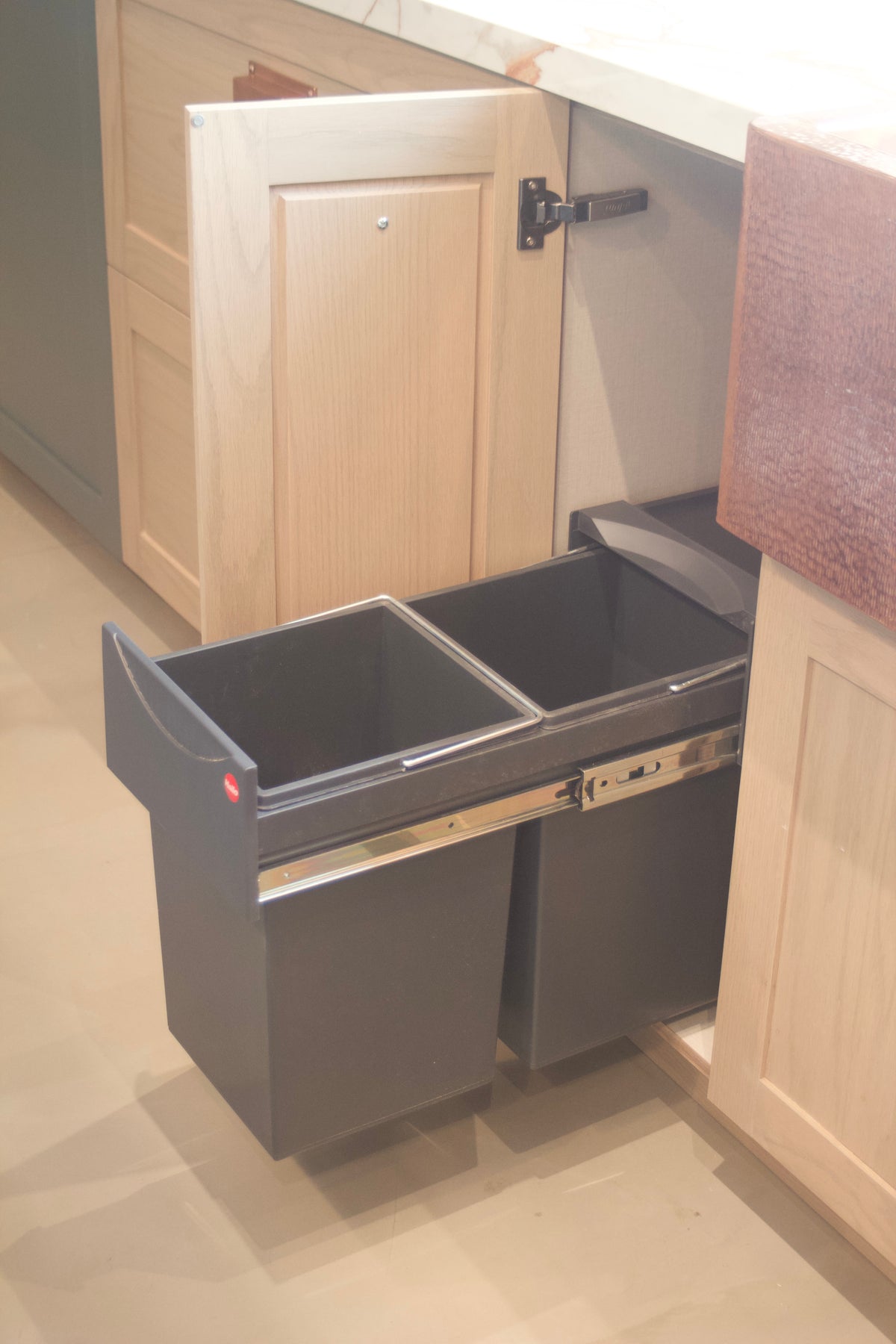 Albero Comodoro Green & Oak Veneer Kitchen with Wolf & Sub-Zero Appliances