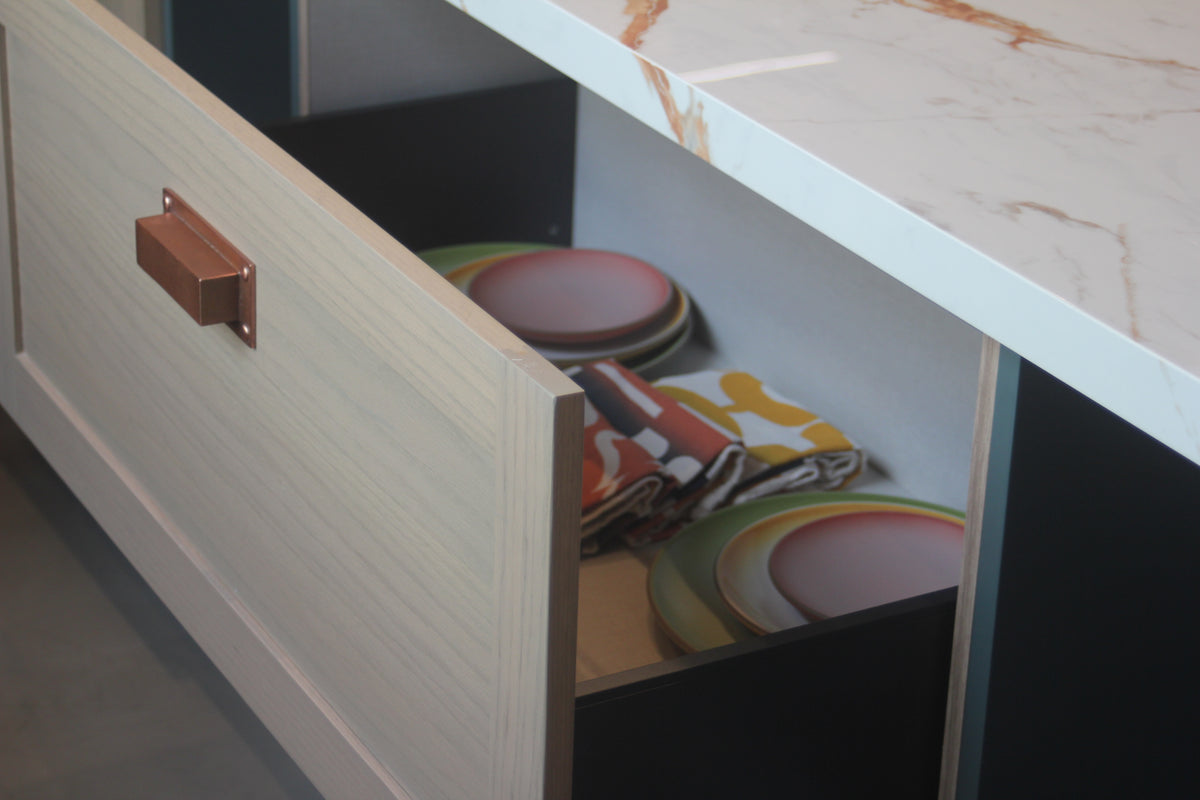 Albero Comodoro Green & Oak Veneer Kitchen with Wolf & Sub-Zero Appliances