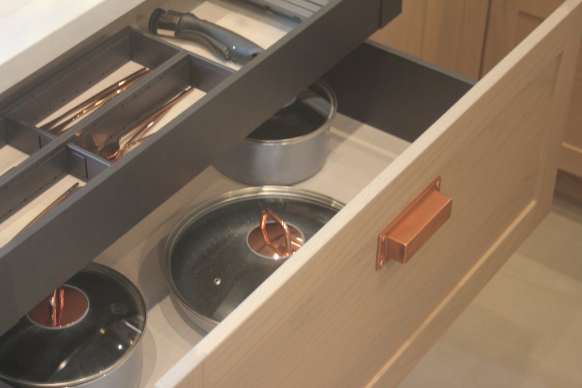 Albero Comodoro Green & Oak Veneer Kitchen with Wolf & Sub-Zero Appliances