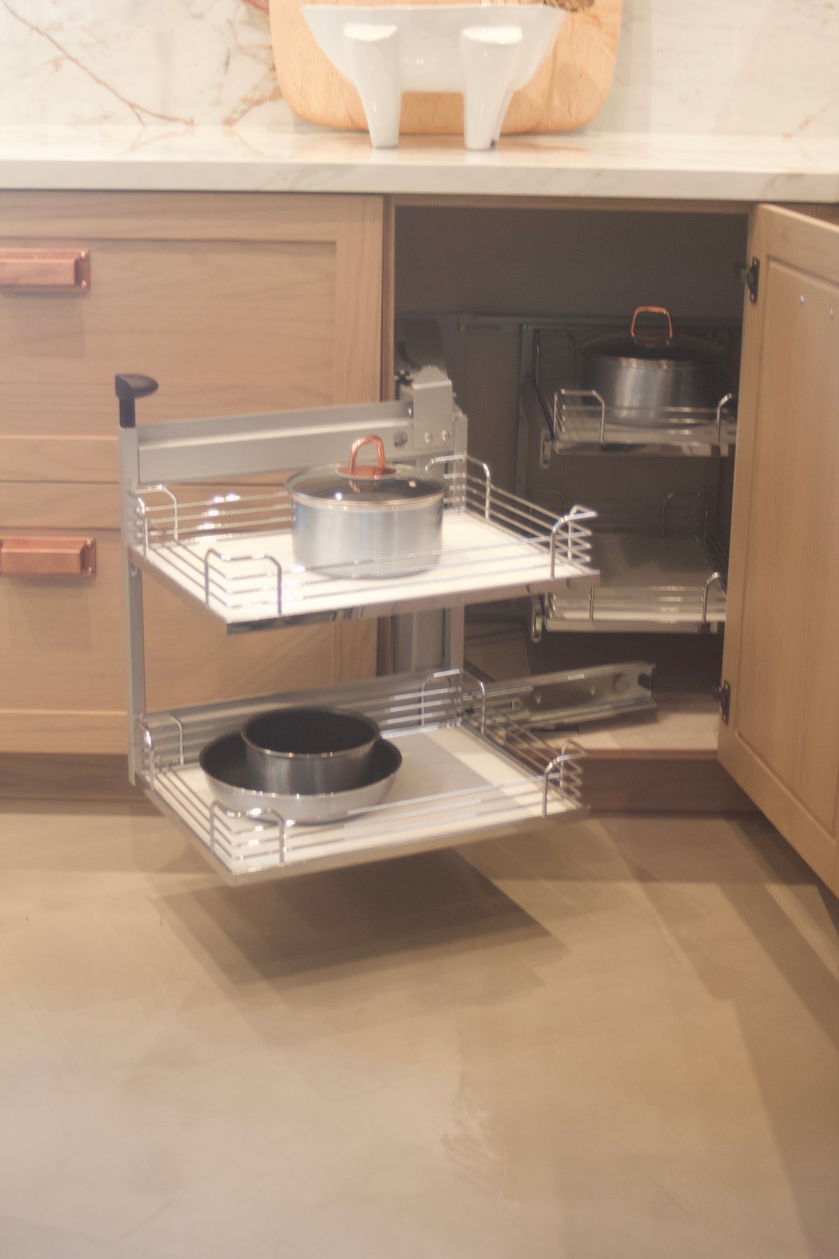 Albero Comodoro Green & Oak Veneer Kitchen with Wolf & Sub-Zero Appliances