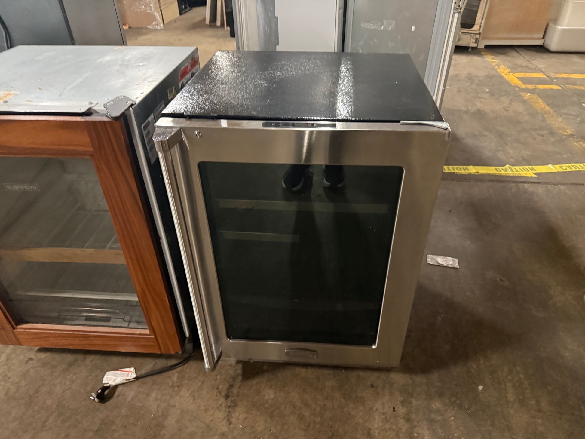 Marvel professional 24 inch built-in glass door beverage refrigerator MP24BRG3RS