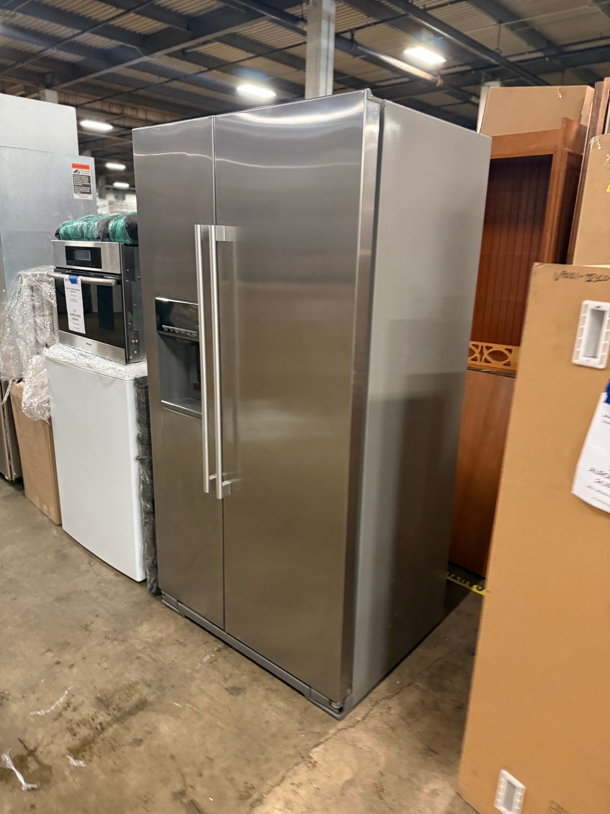 Whirlpool 33 inch stainless steel side-by-side refrigerator ISC21CNEDS00