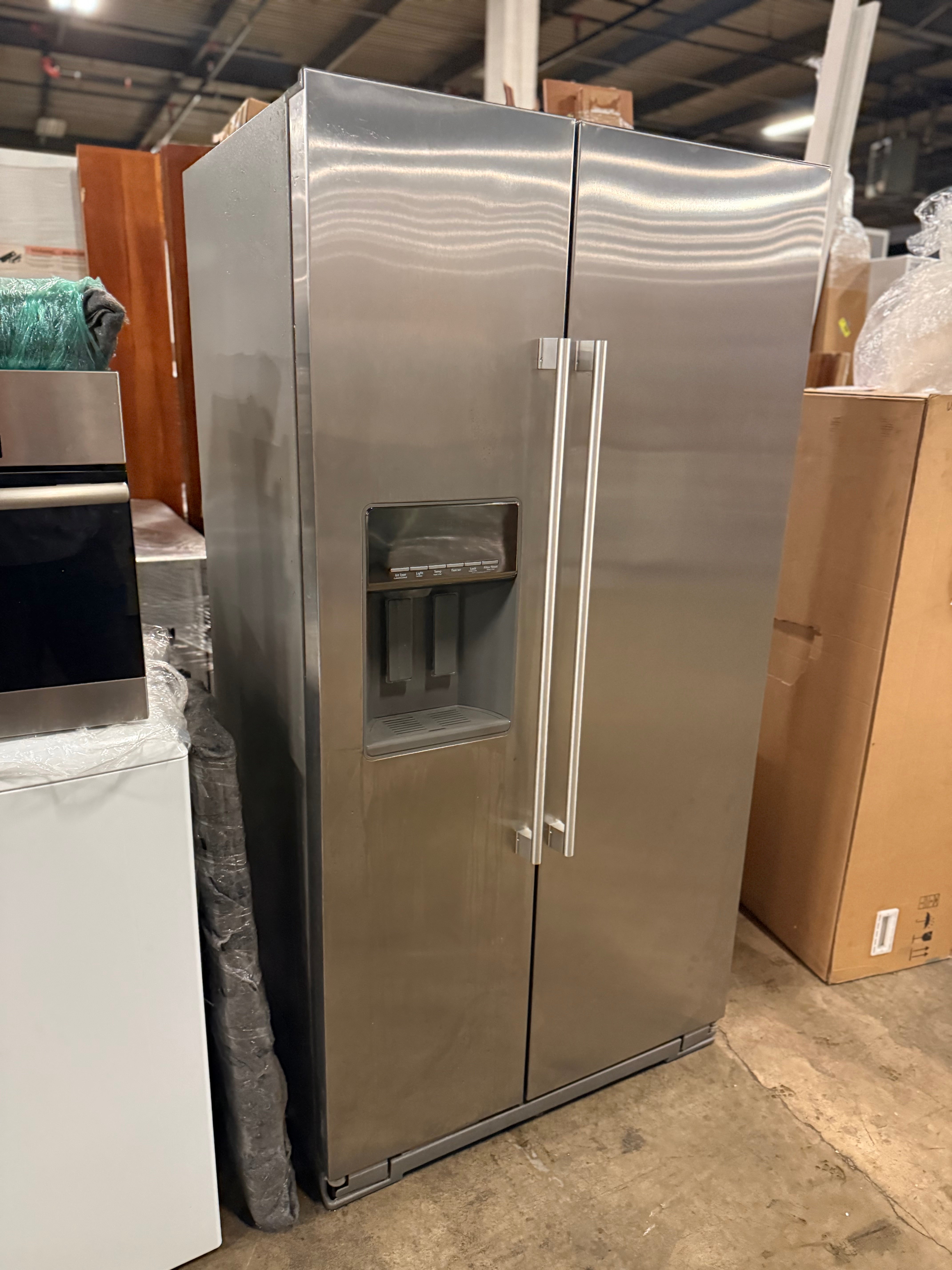 Built-in look side-by-side refrigerator with adjustable gallon door bins
