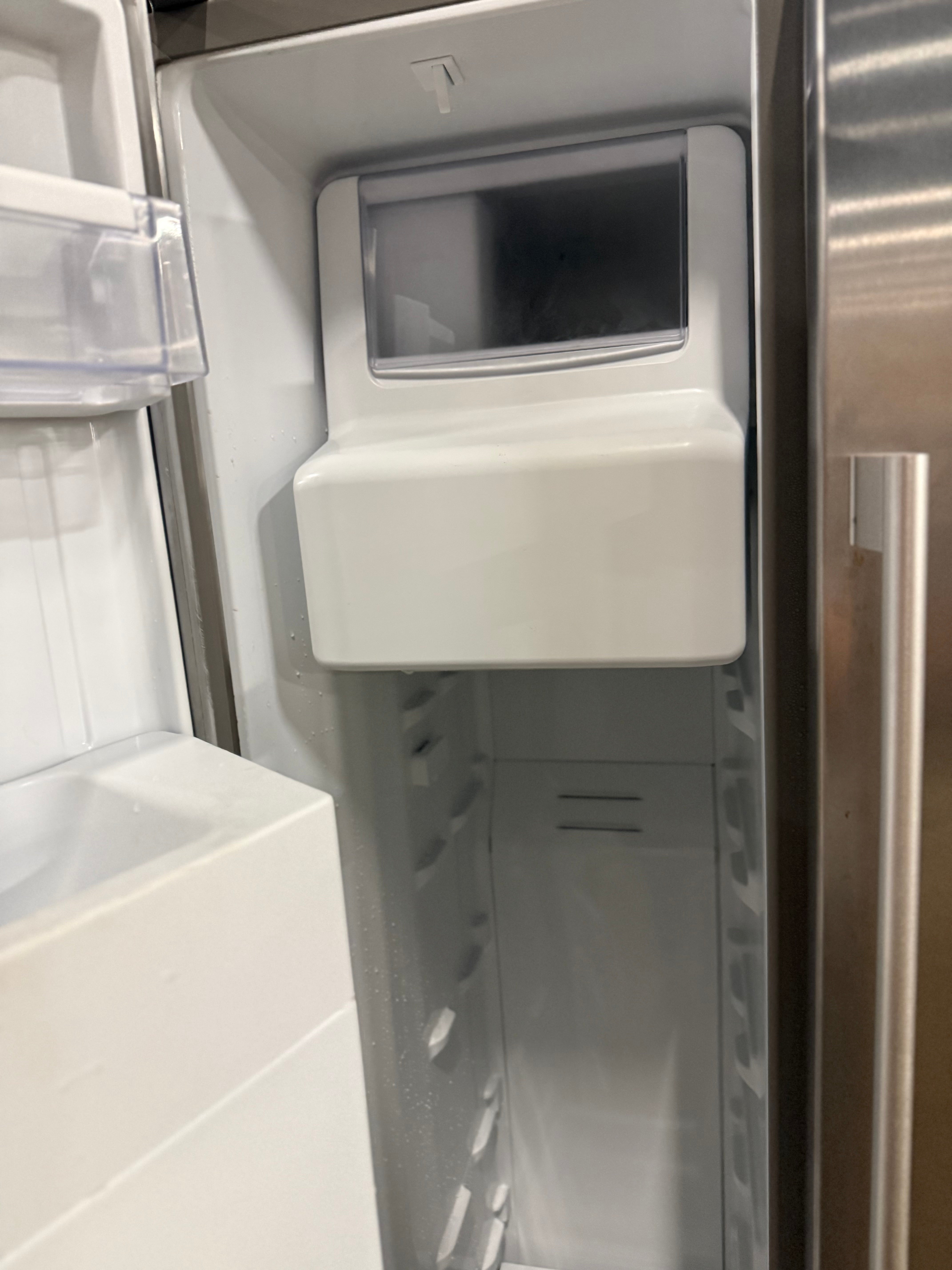 Whirlpool ISC21CNEDS00 33" Stainless Steel Side by Side Refrigerator