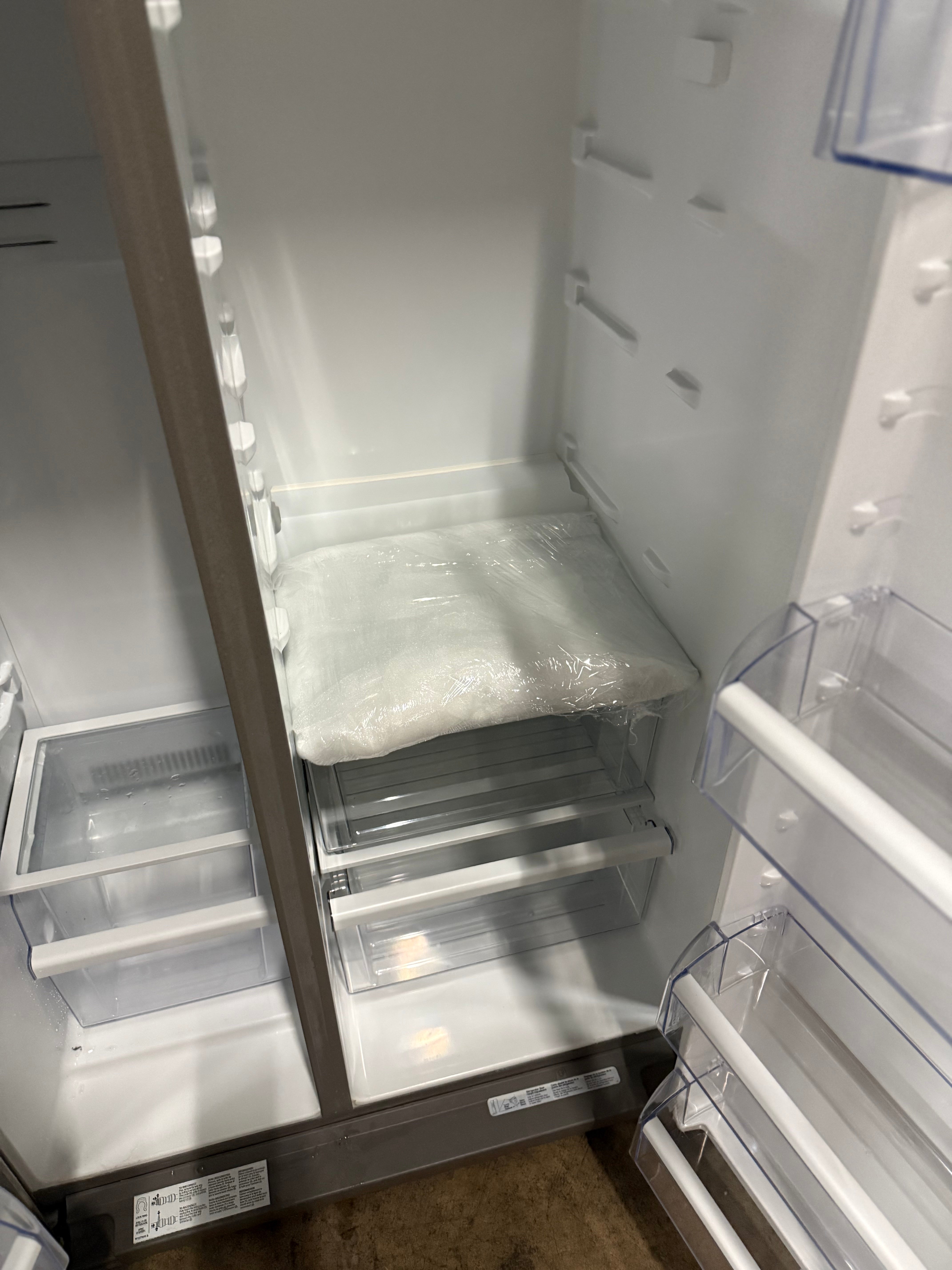 Whirlpool ISC21CNEDS00 33" Stainless Steel Side by Side Refrigerator