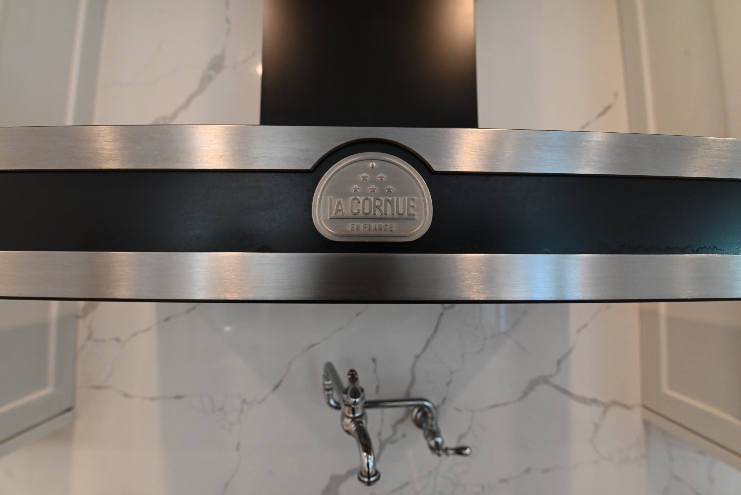 La Cornue CornuFé 44 Black & Nickel Dual Fuel Range with Matching Hood