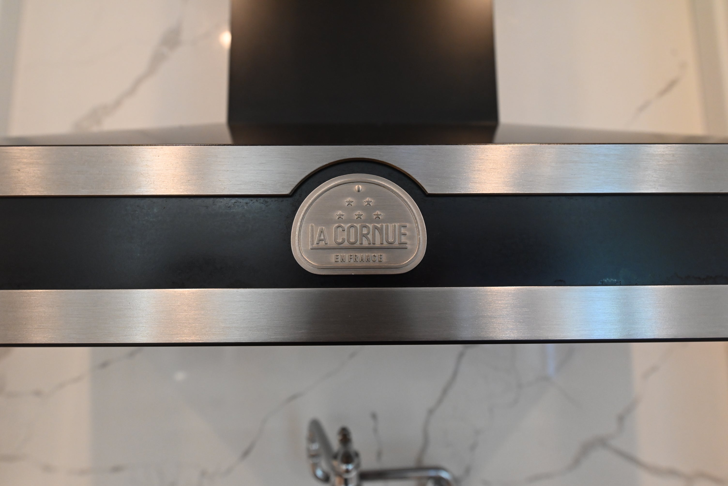 La Cornue CornuFé 44 Black & Nickel Dual Fuel Range with Matching Hood