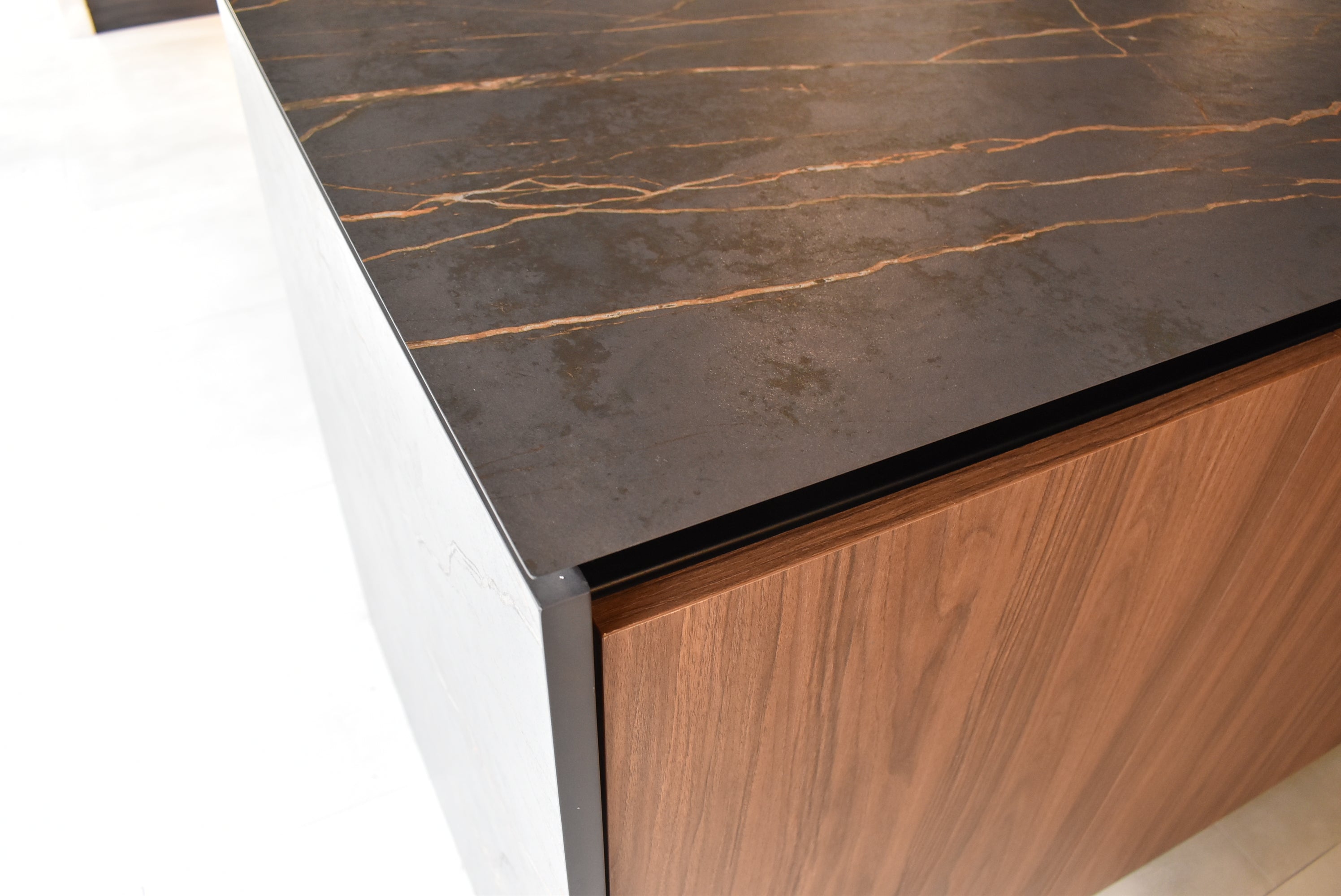 Azzurri Casa Dubai Style Modern Kitchen with Dekton Countertops and Monogram Appliances