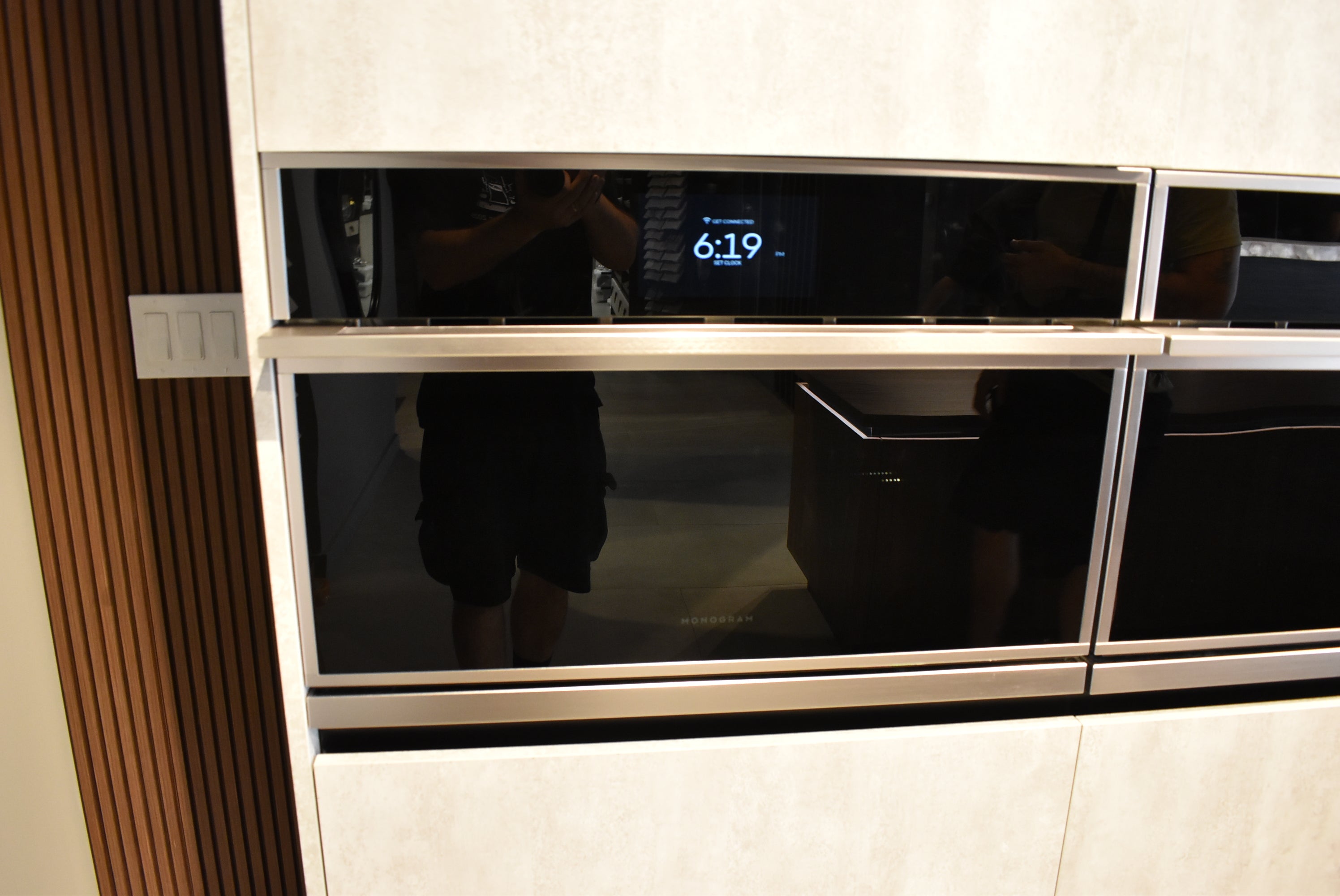 Azzurri Casa Dubai Style Modern Kitchen with Dekton Countertops and Monogram Appliances