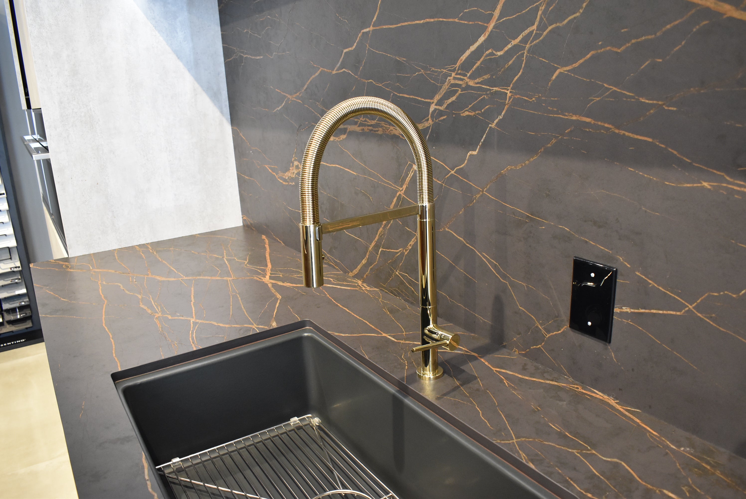Azzurri Casa Dubai Style Modern Kitchen with Dekton Countertops and Monogram Appliances