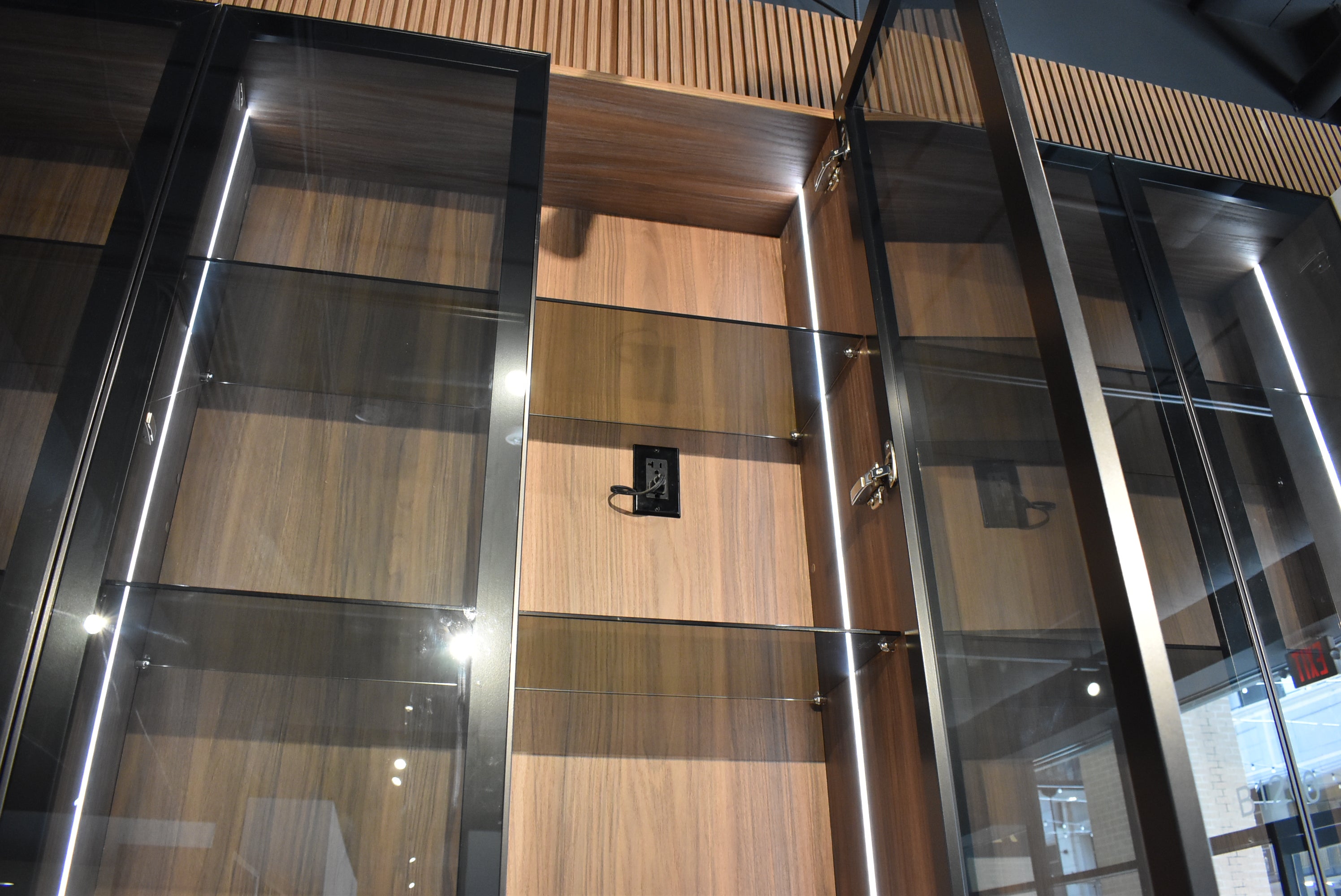 Azzurri Casa Dubai Style Modern Kitchen with Dekton Countertops and Monogram Appliances